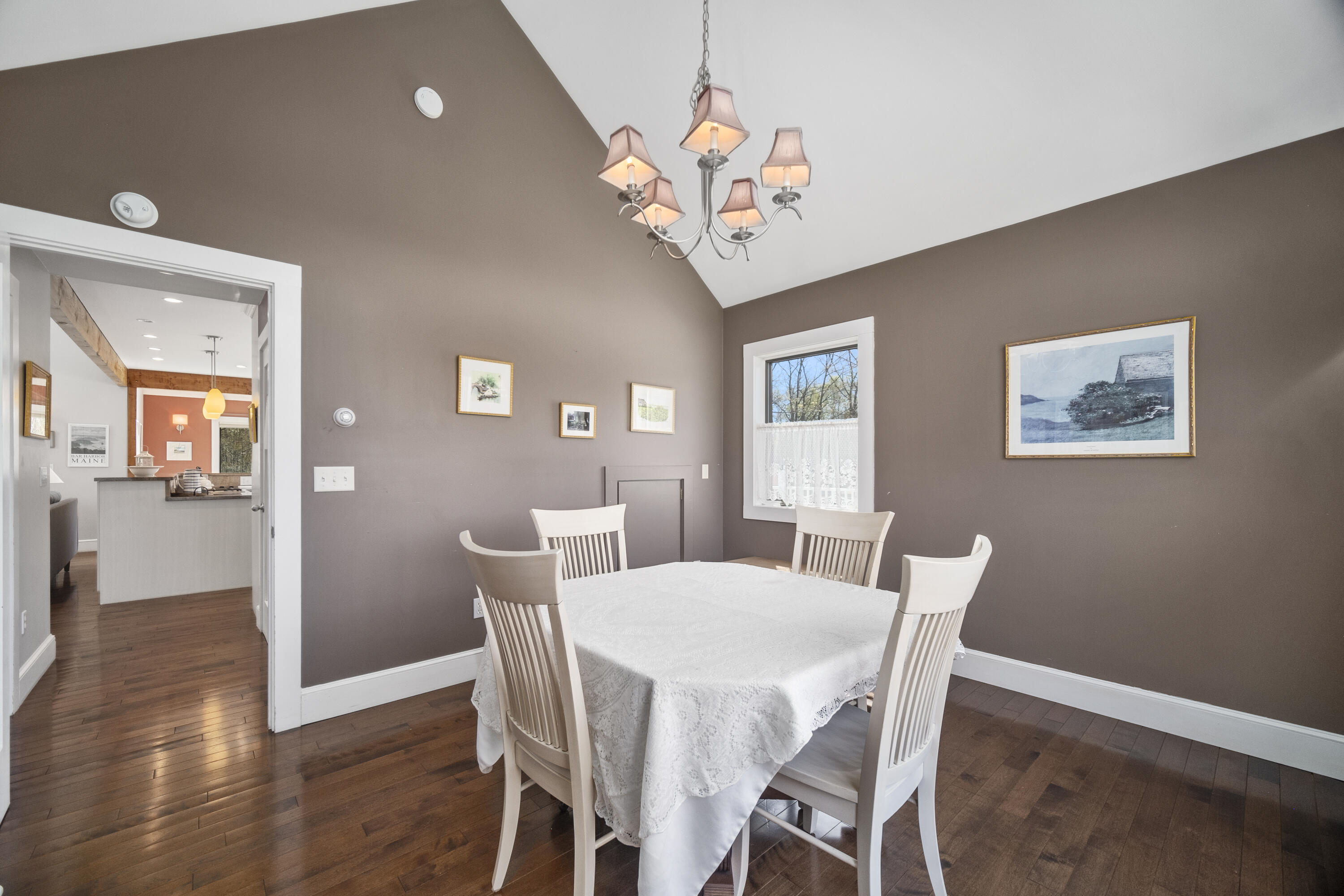 16 Ledgewood Drive