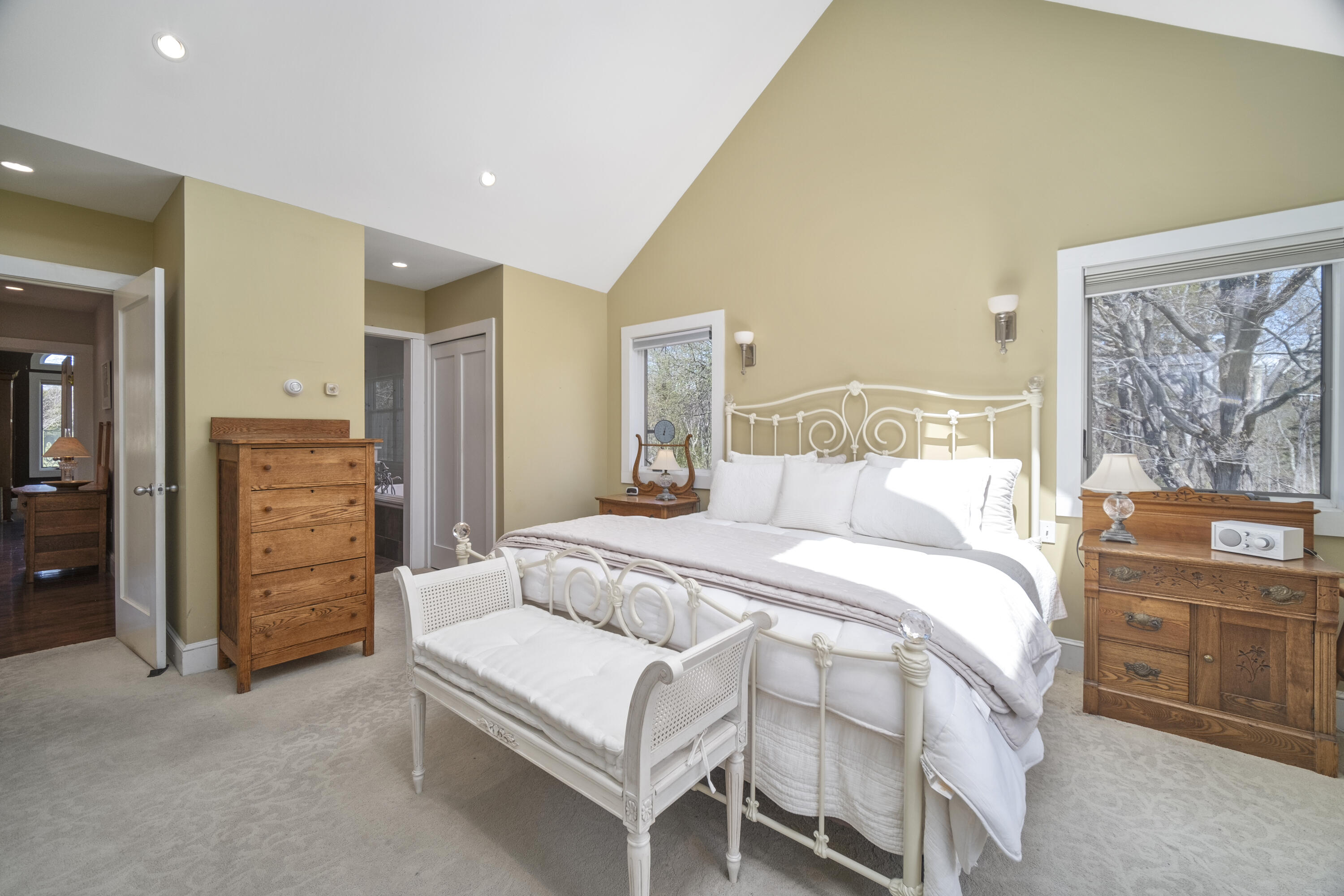 16 Ledgewood Drive