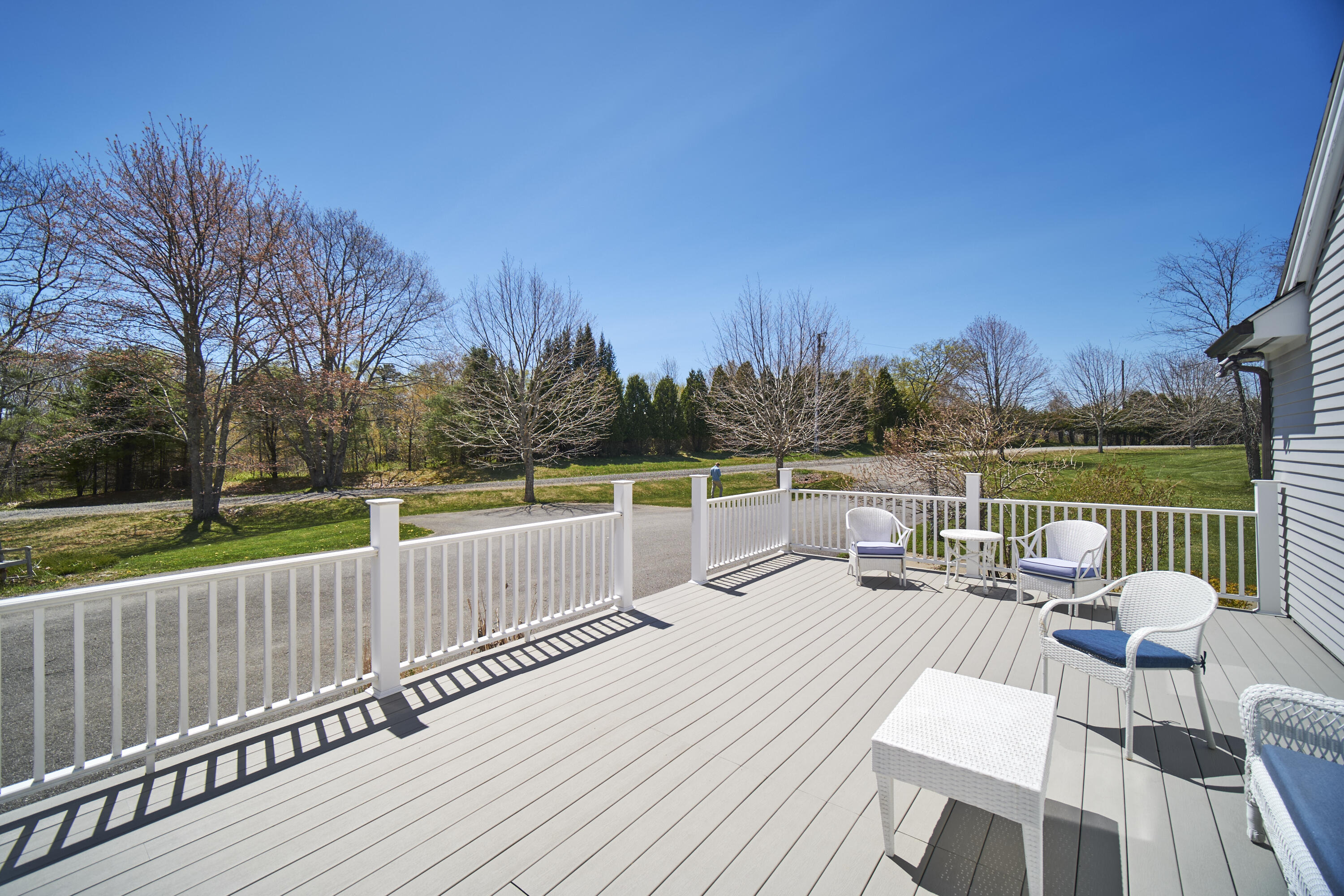 16 Ledgewood Drive