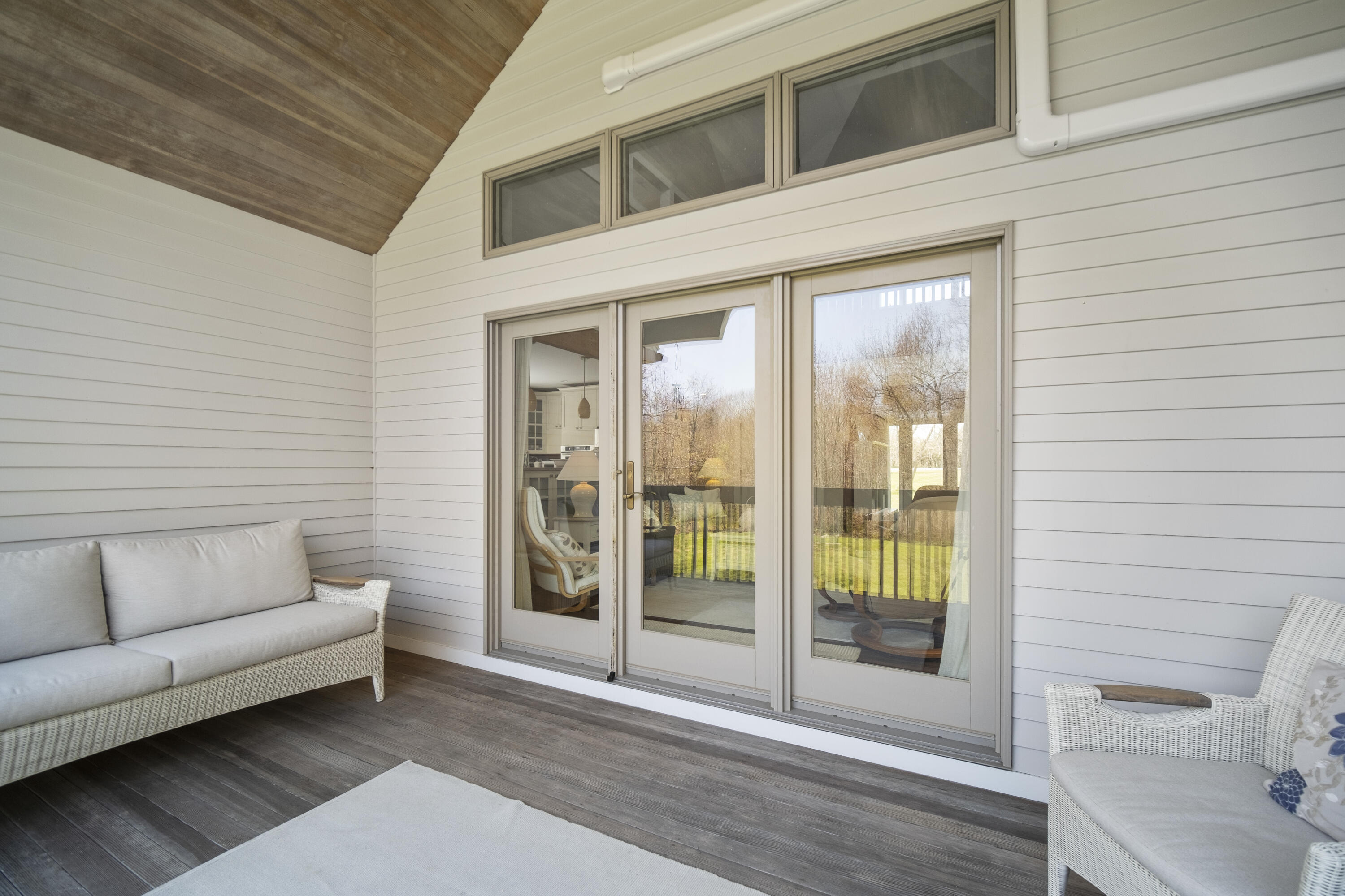 16 Ledgewood Drive