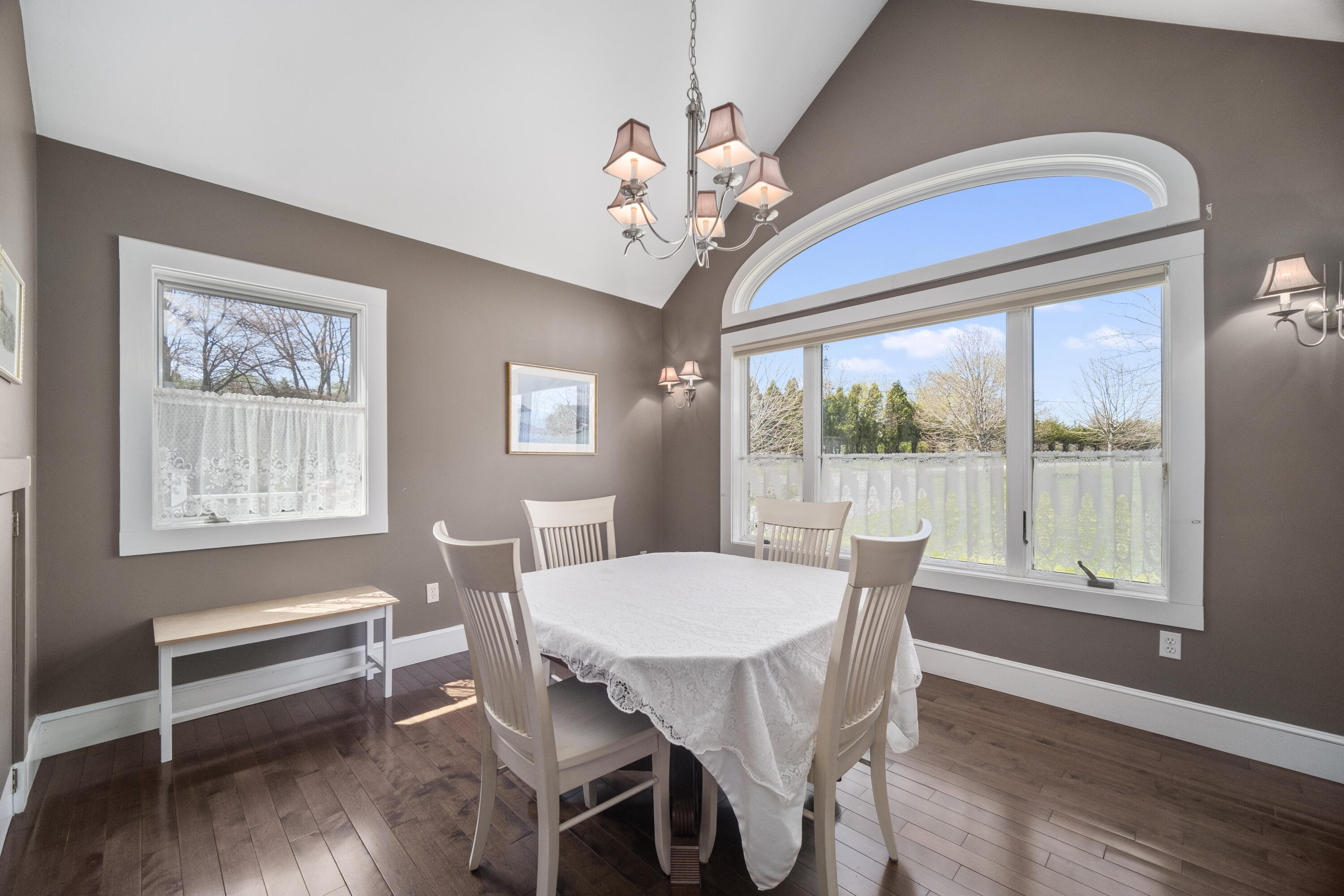 16 Ledgewood Drive