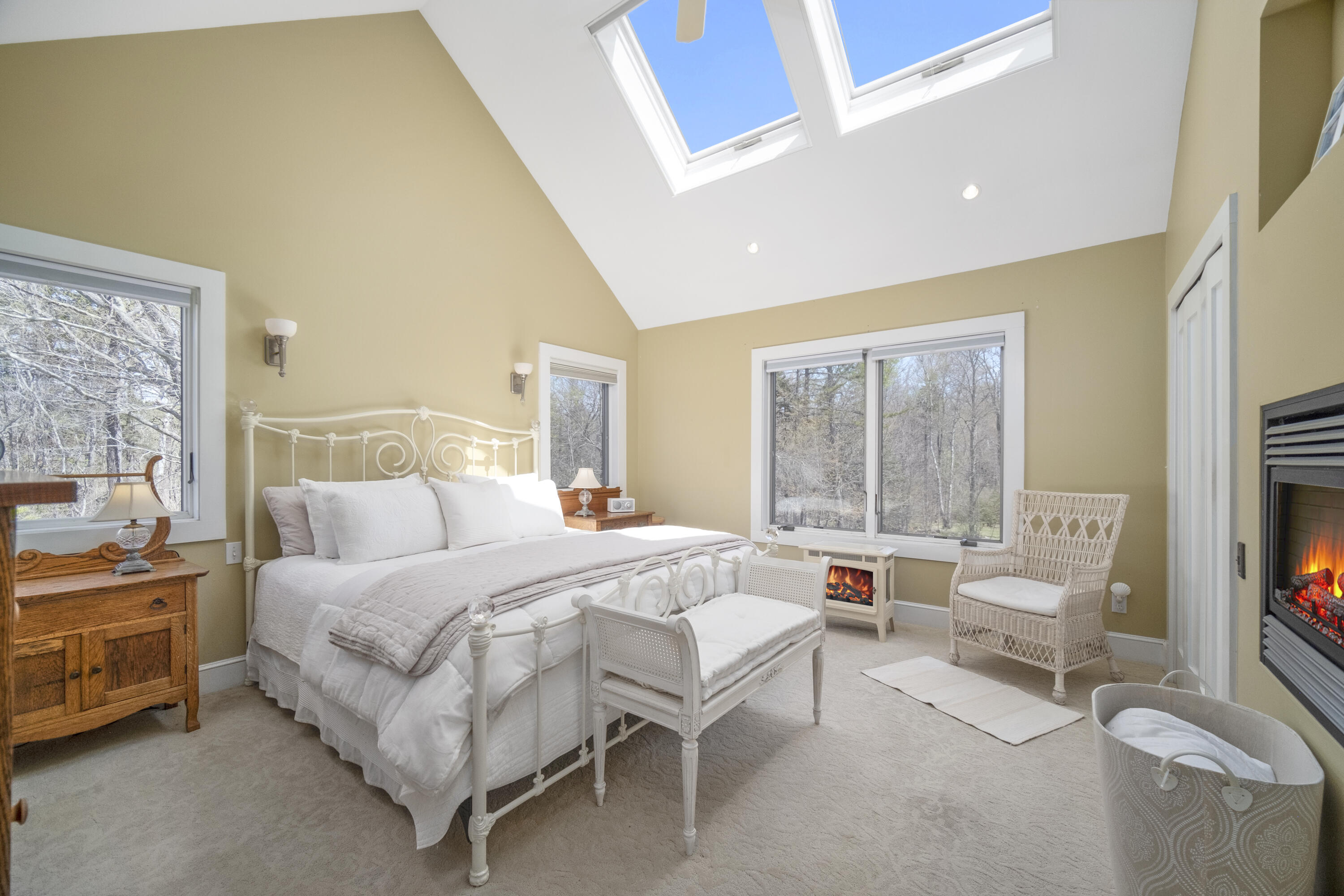 16 Ledgewood Drive