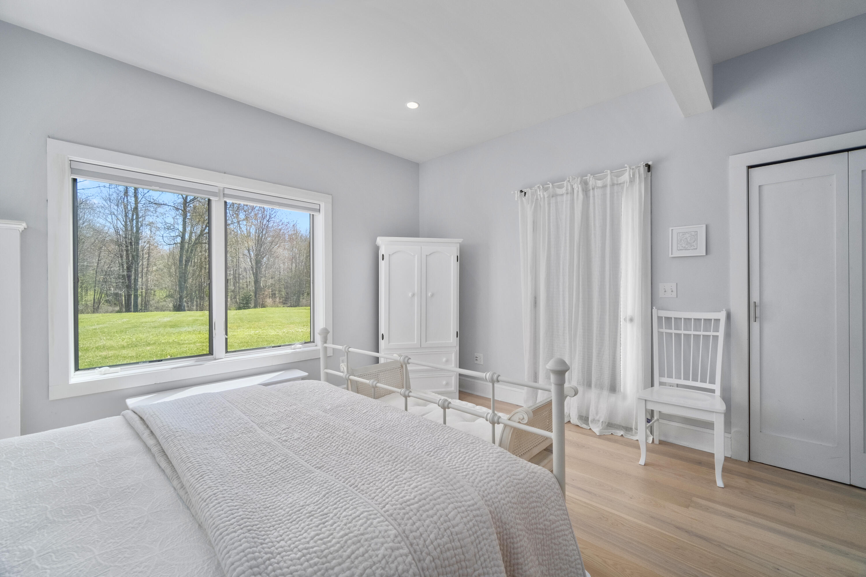 16 Ledgewood Drive