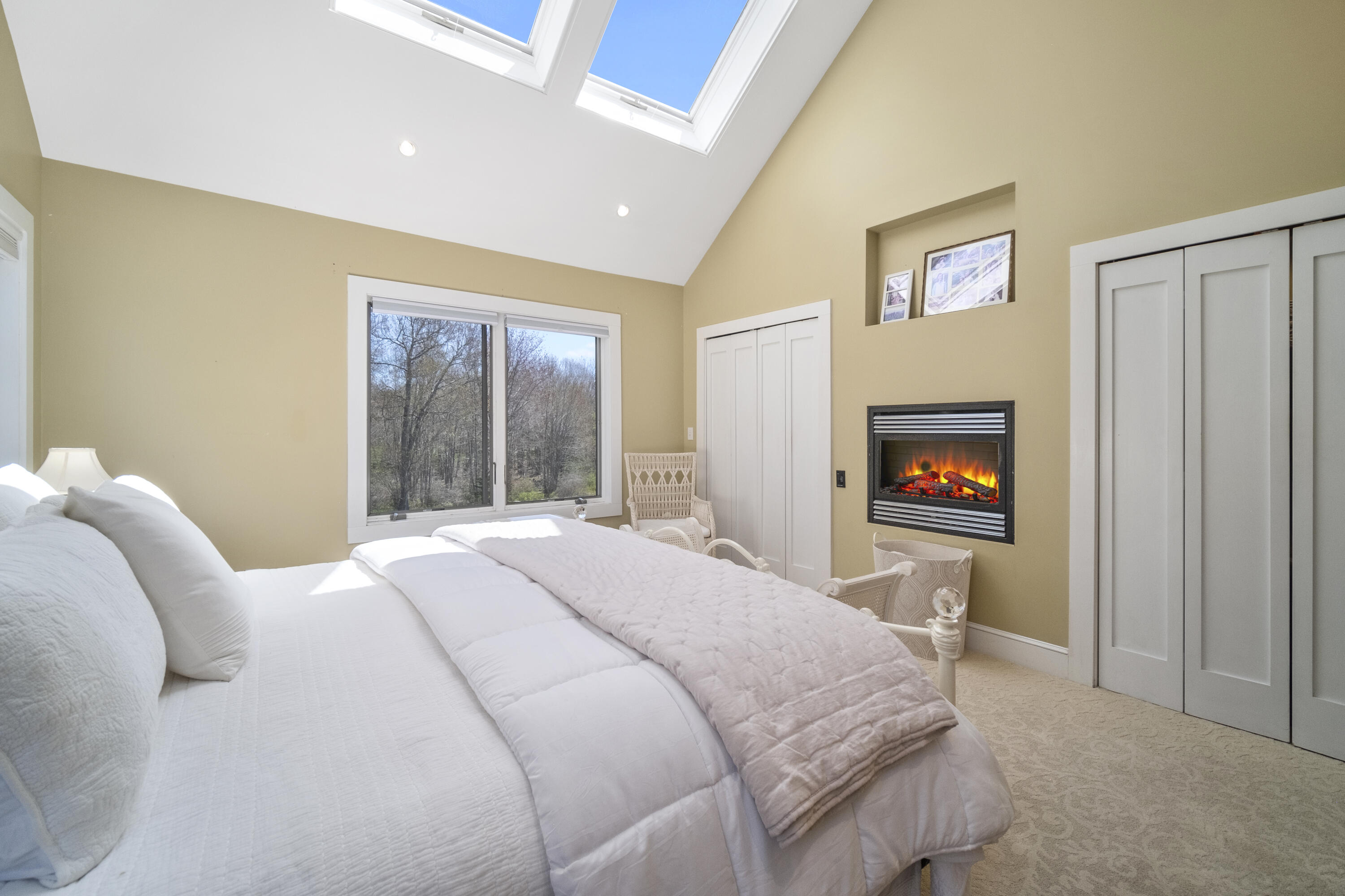 16 Ledgewood Drive