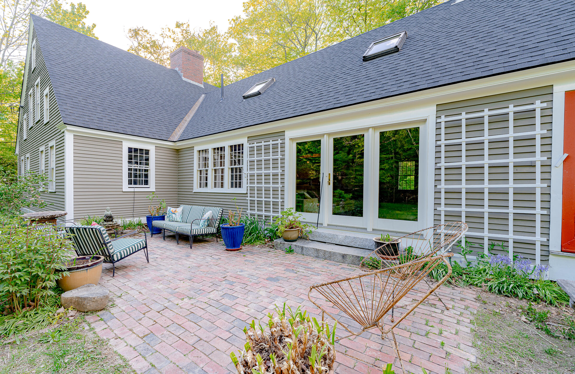37 Long Hill Road