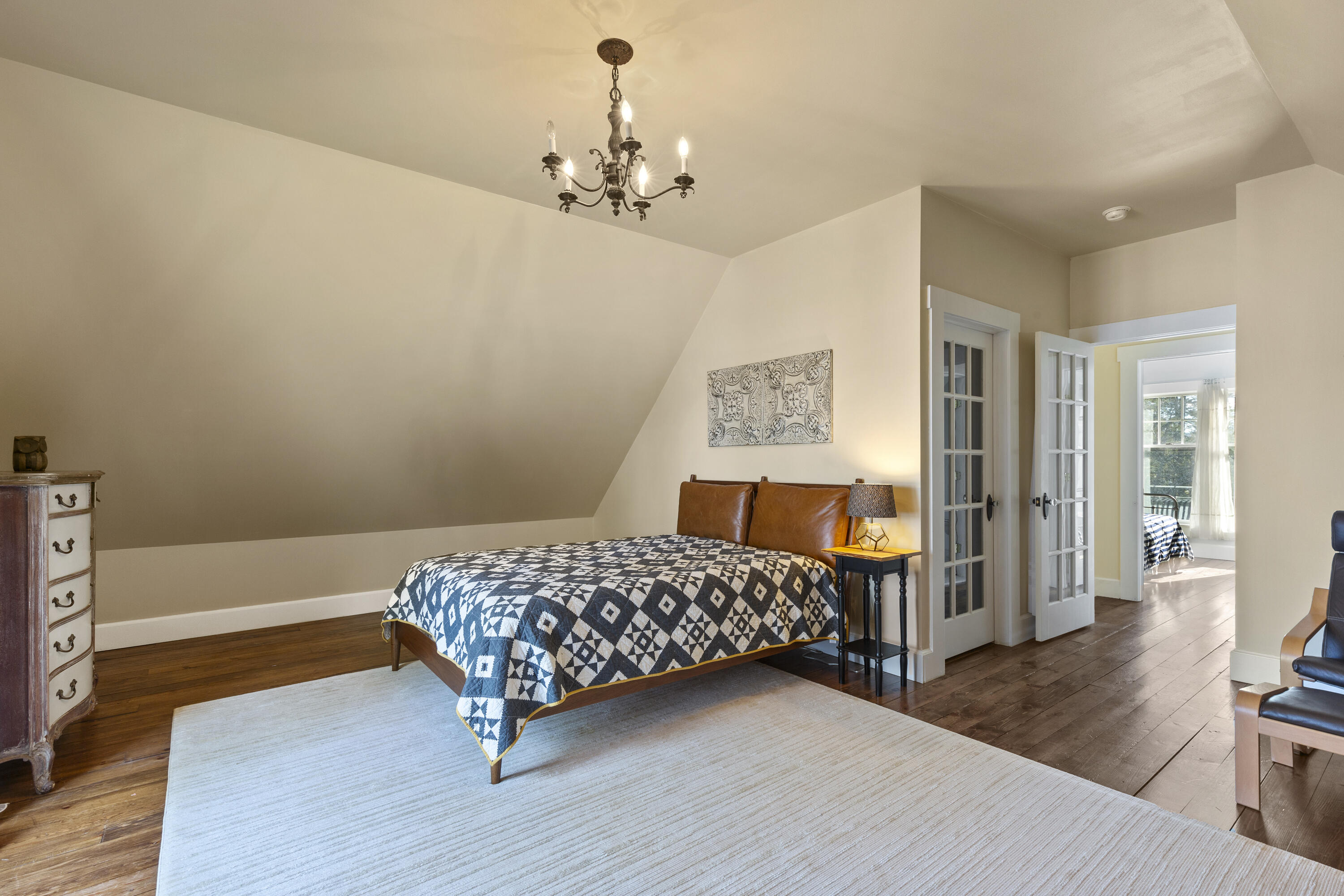 110 Broadcove East