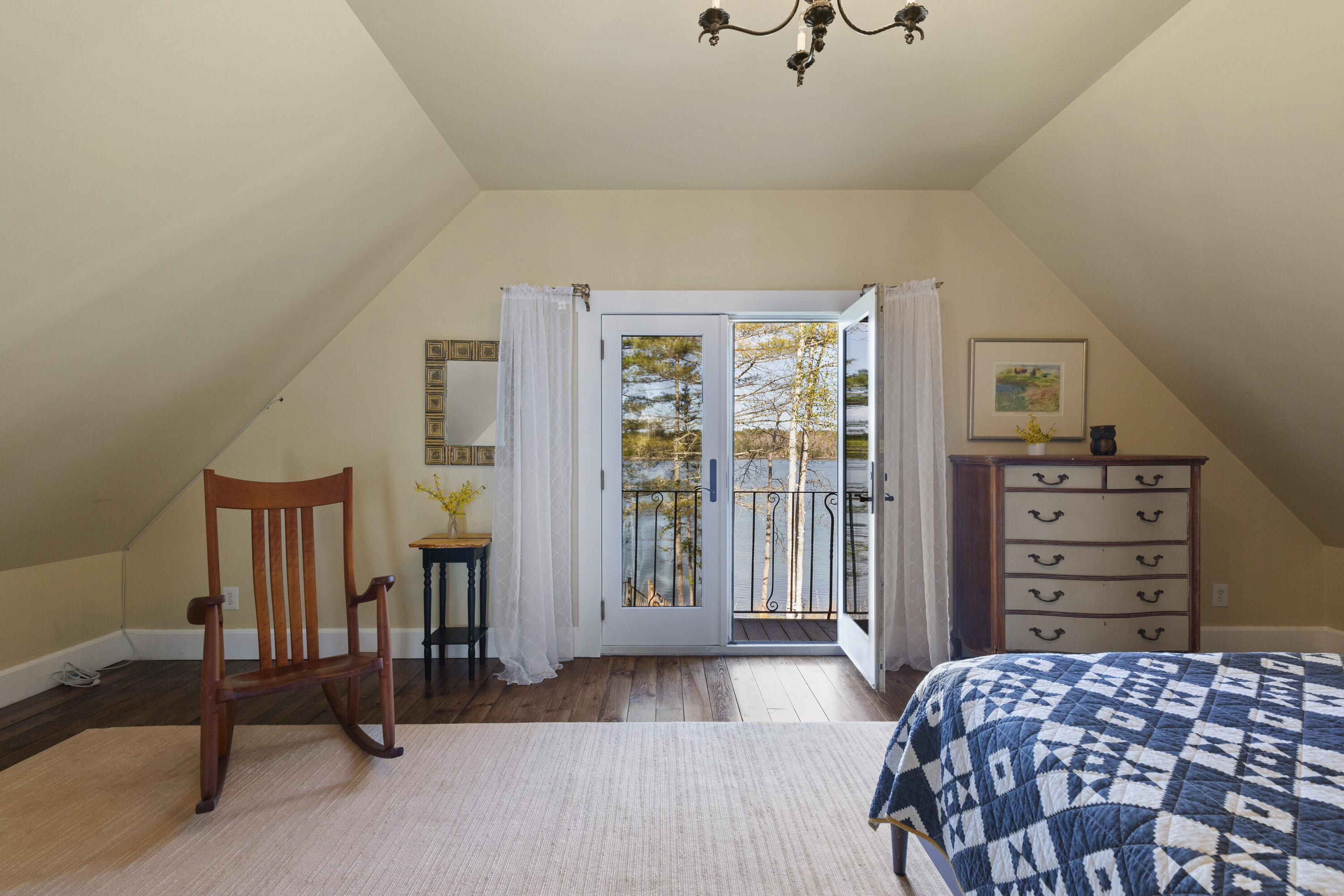 110 Broadcove East