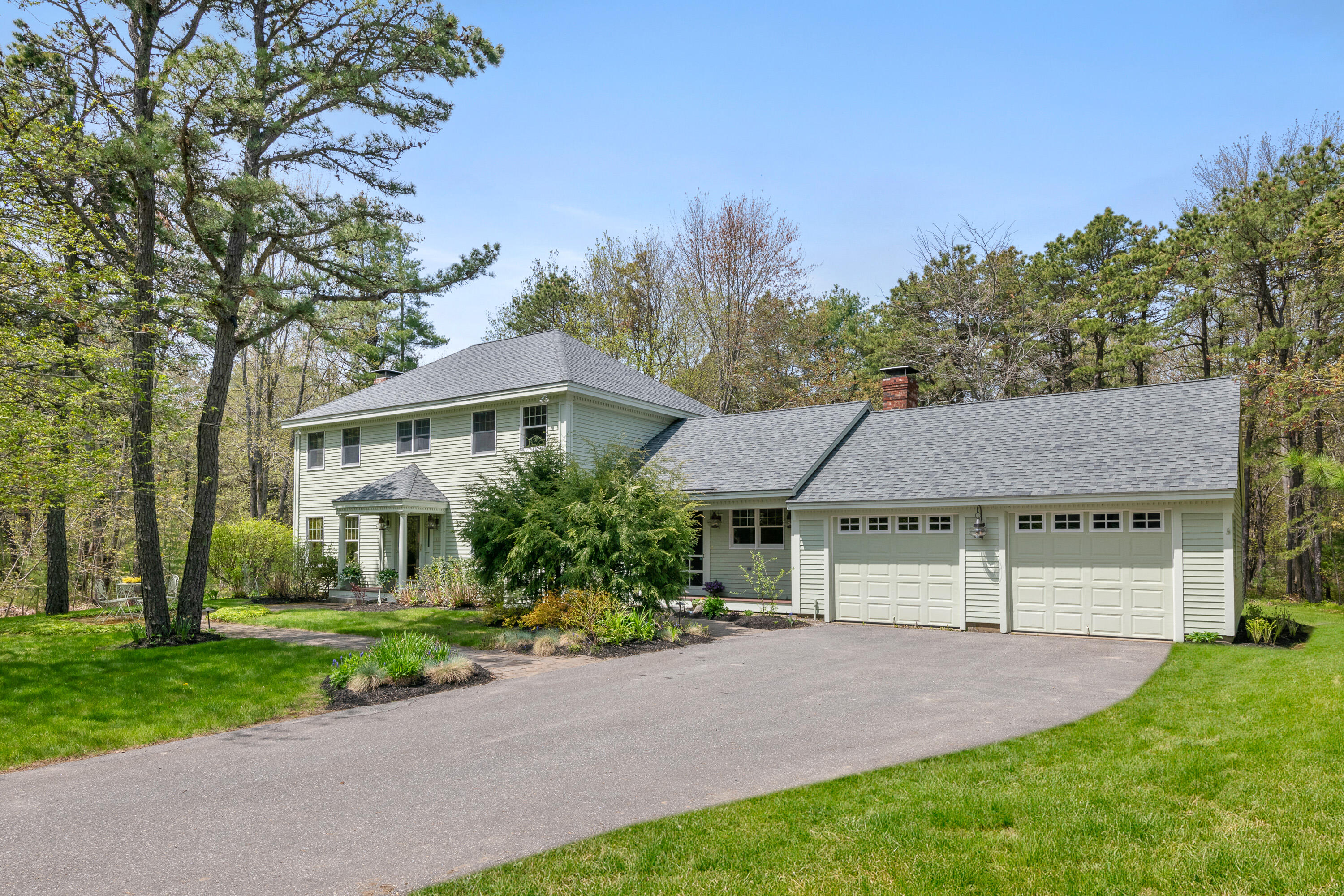 11 Sandhill Drive