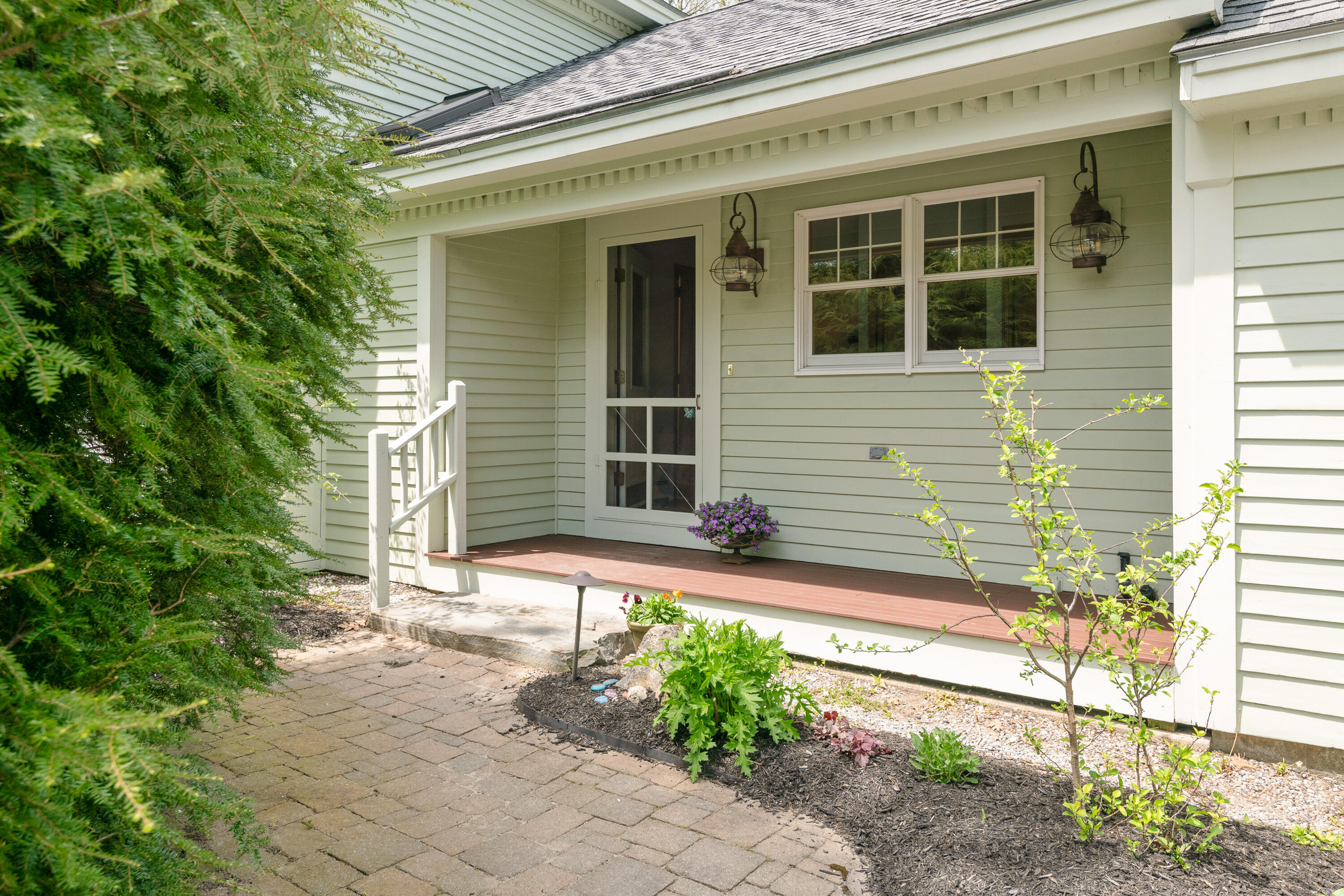 11 Sandhill Drive