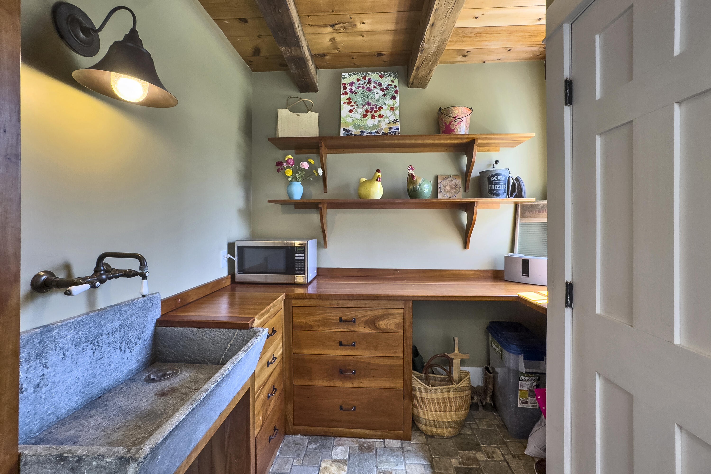 18 Salamander Road