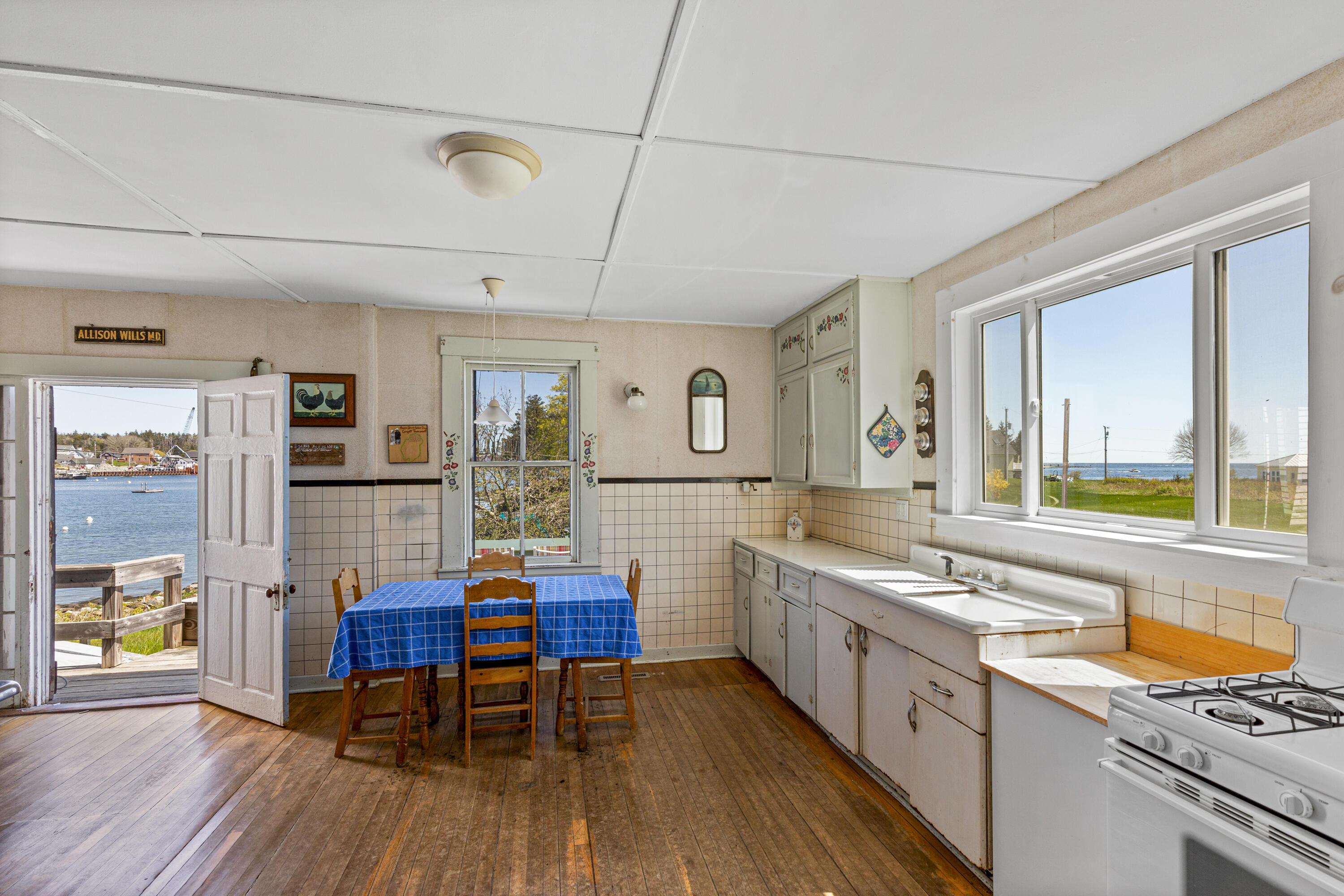 11 Hupper Island