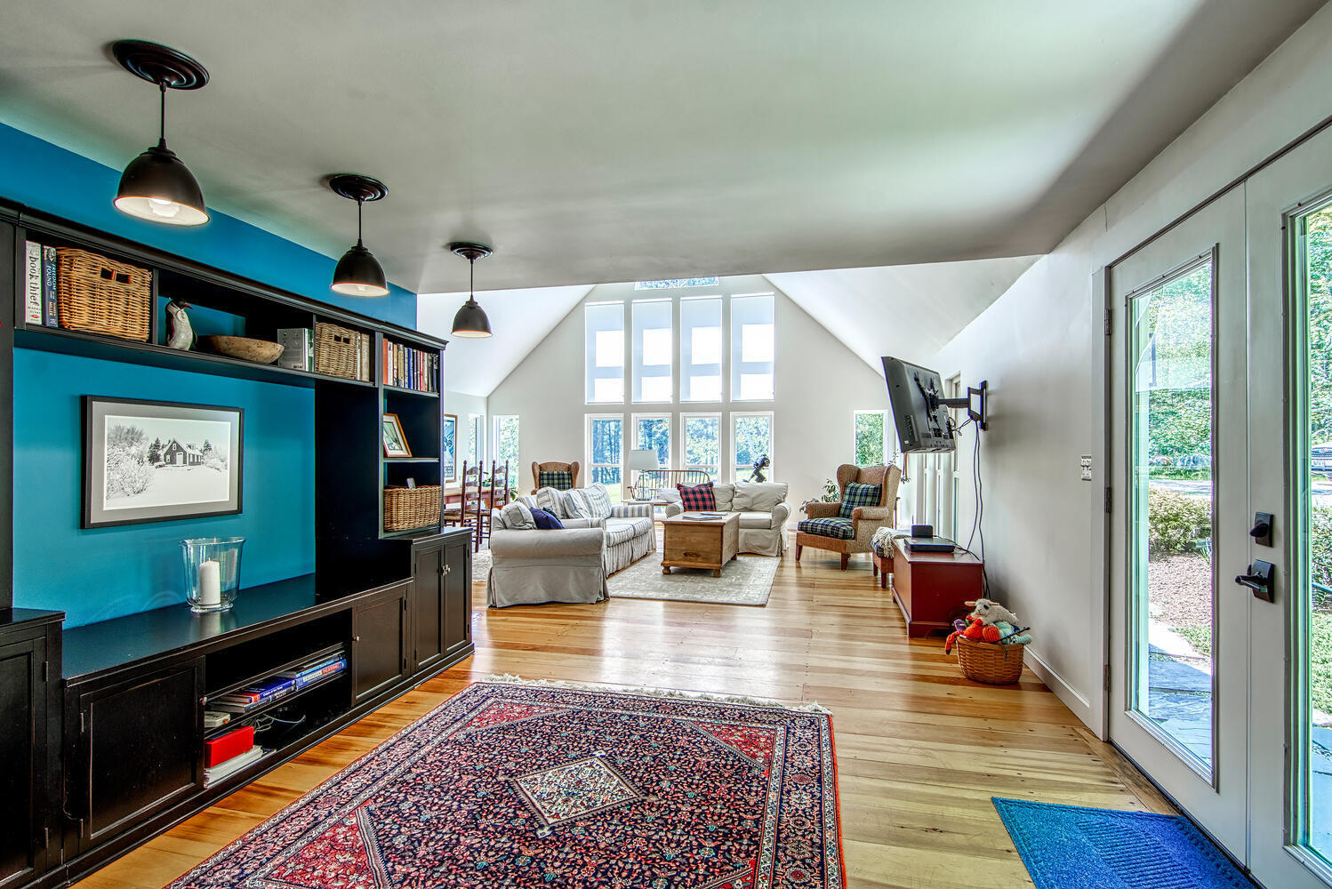 924 Bay Road