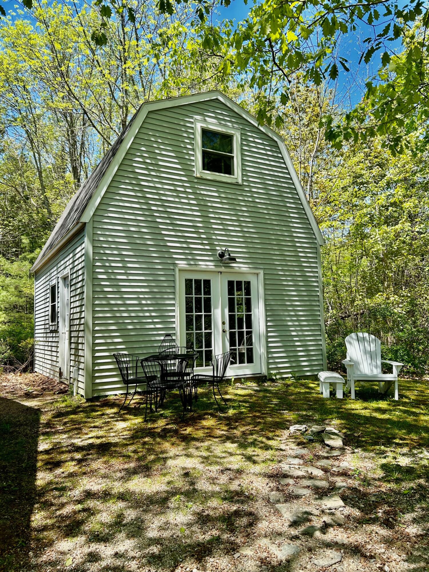 924 Bay Road