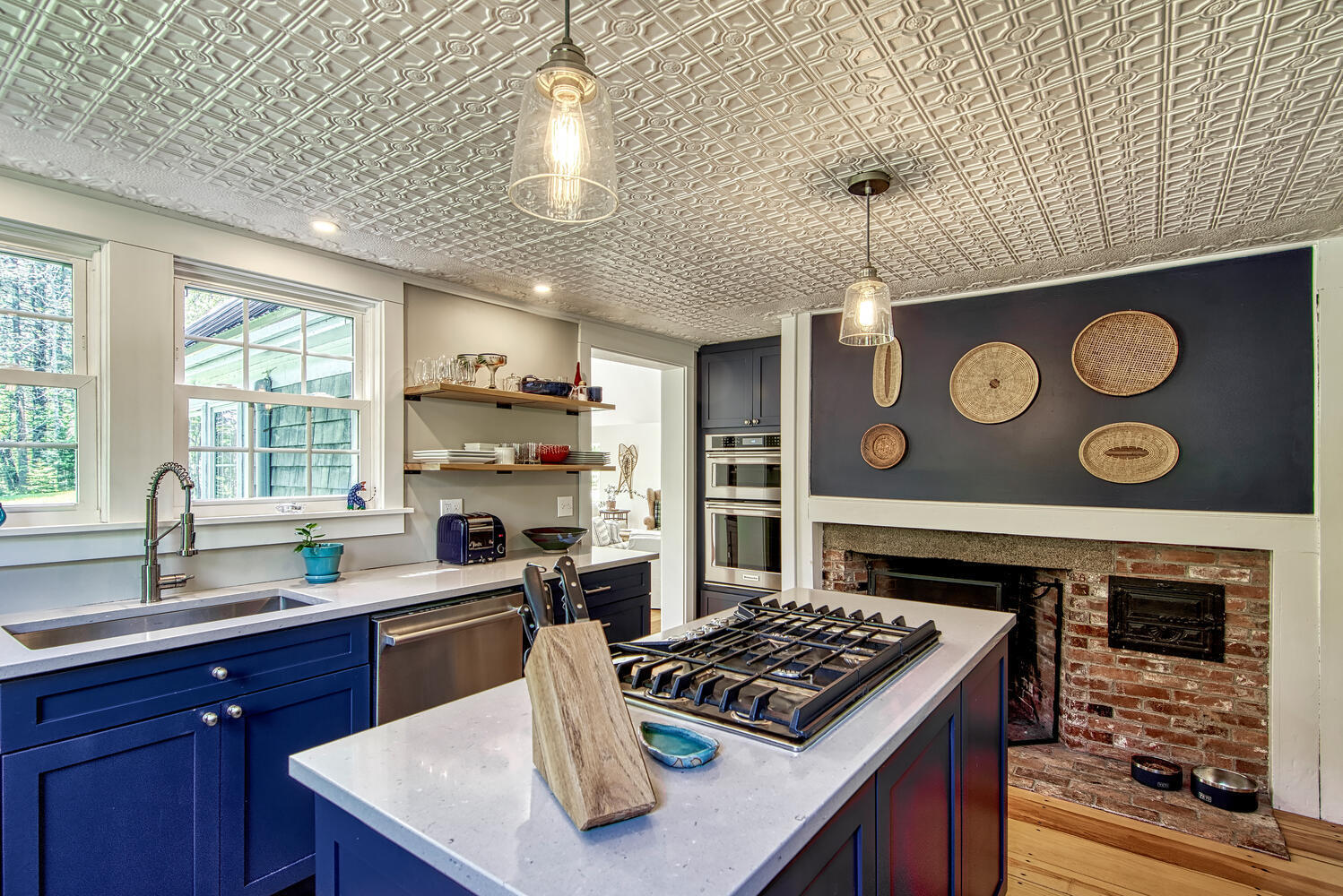 924 Bay Road