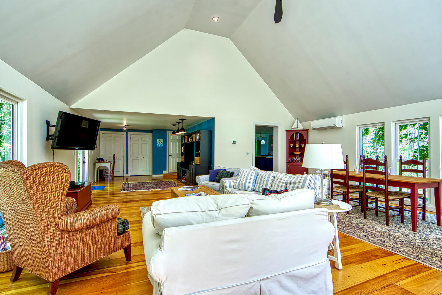 924 Bay Road