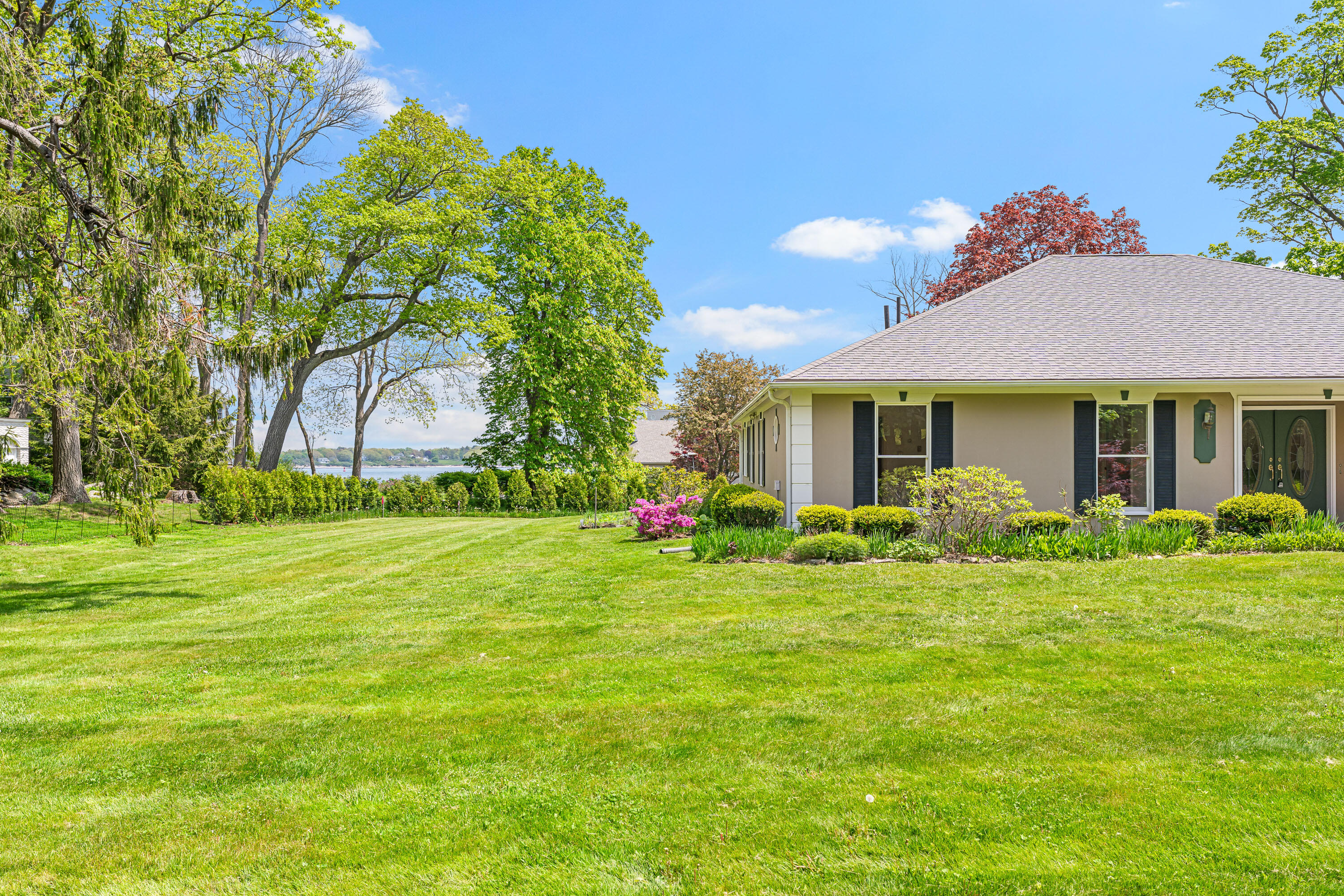 884 Shore Road