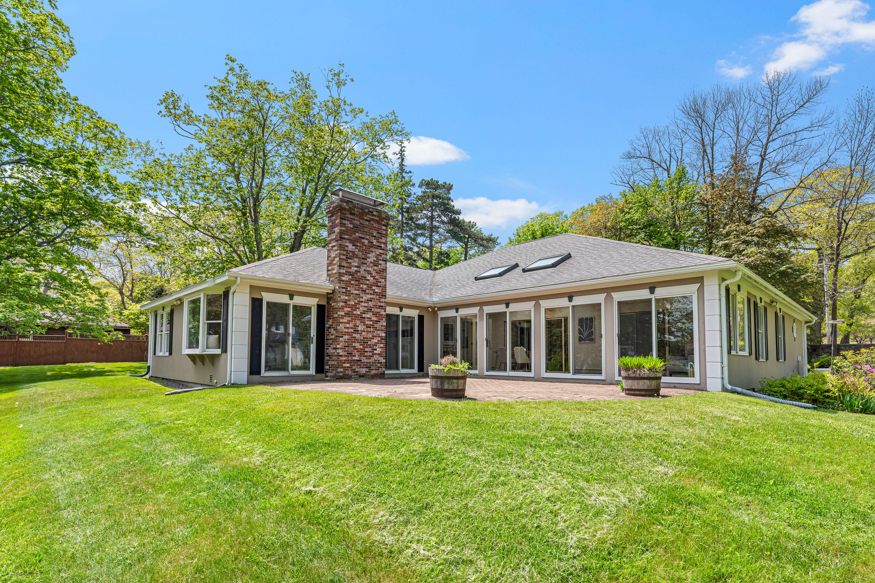 884 Shore Road