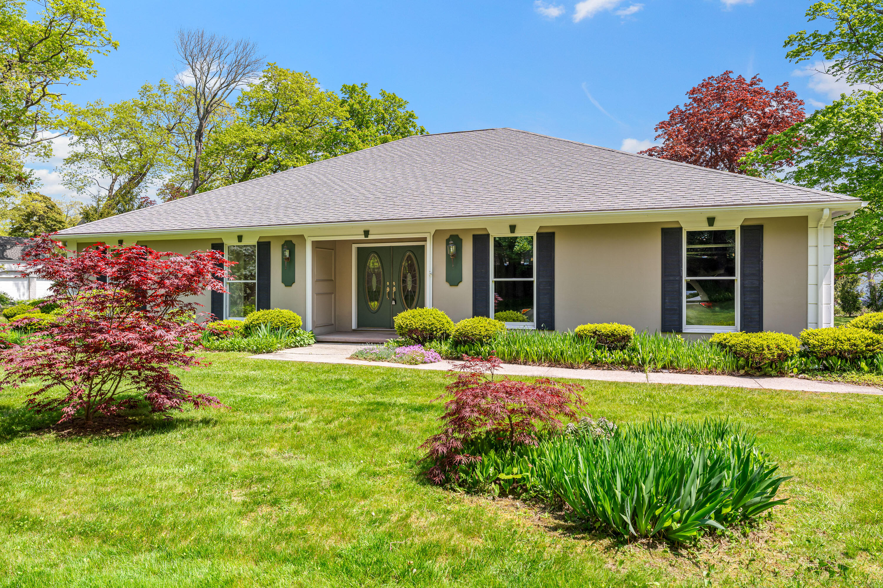 884 Shore Road