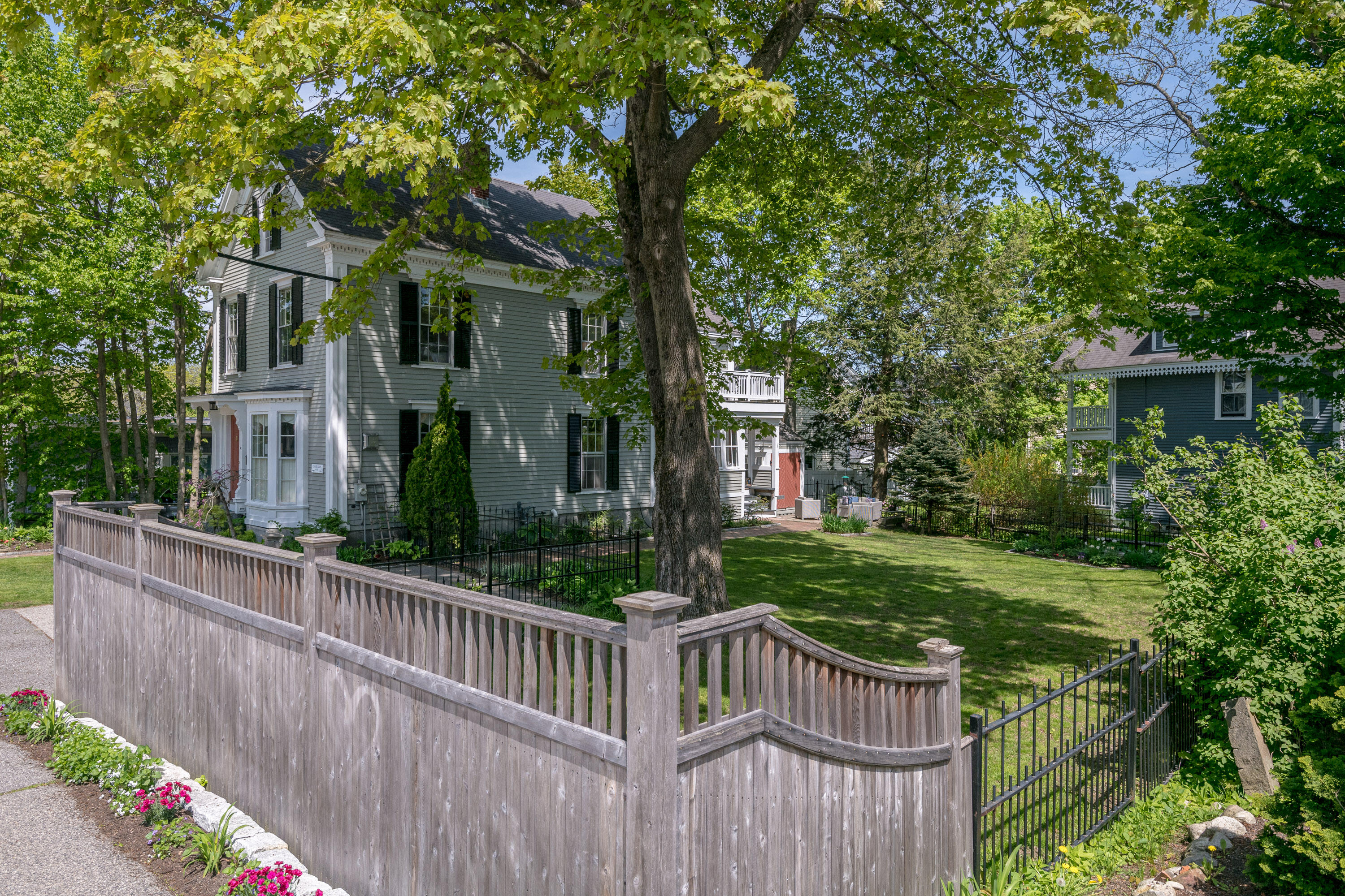 14 W Elm Street