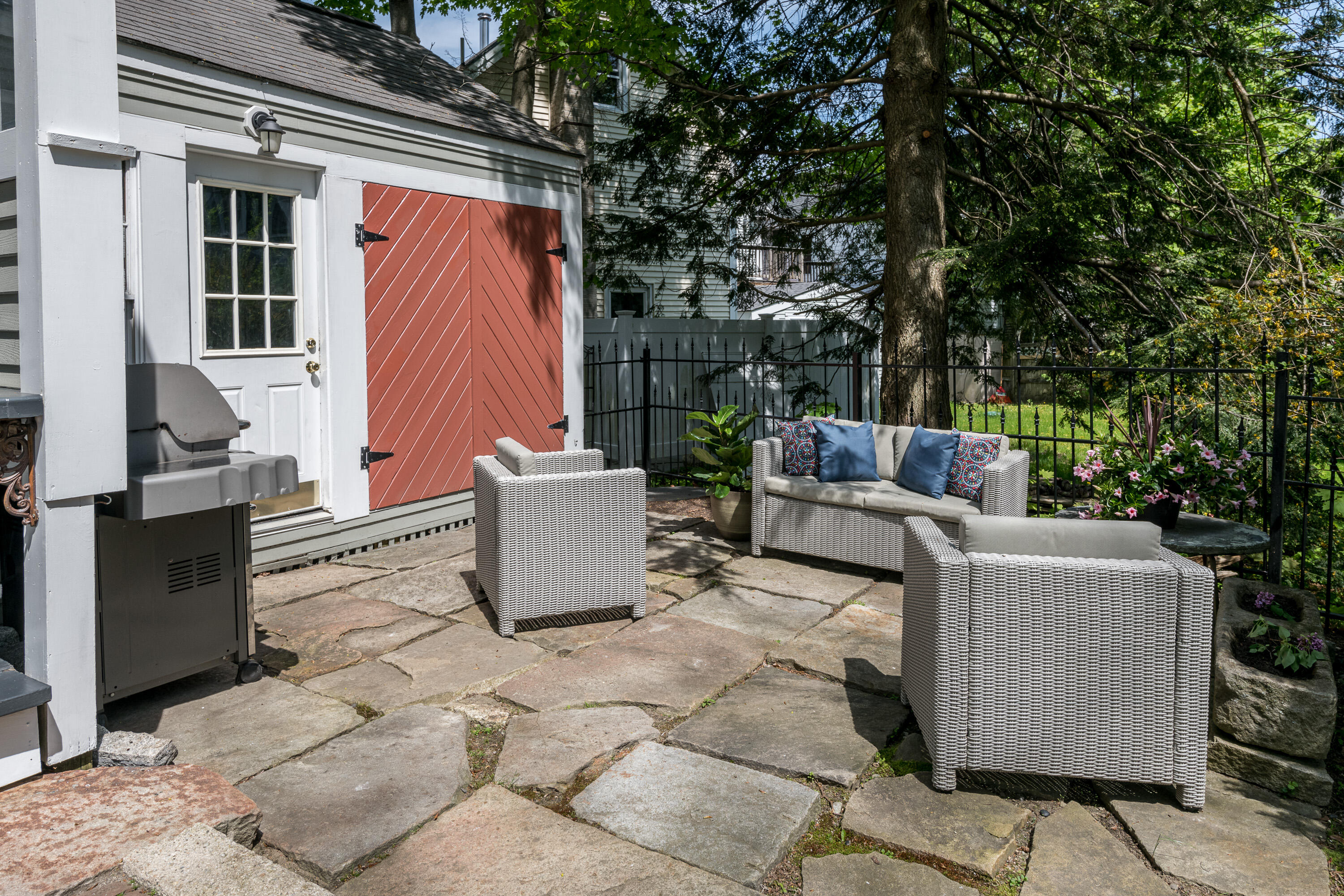 14 W Elm Street