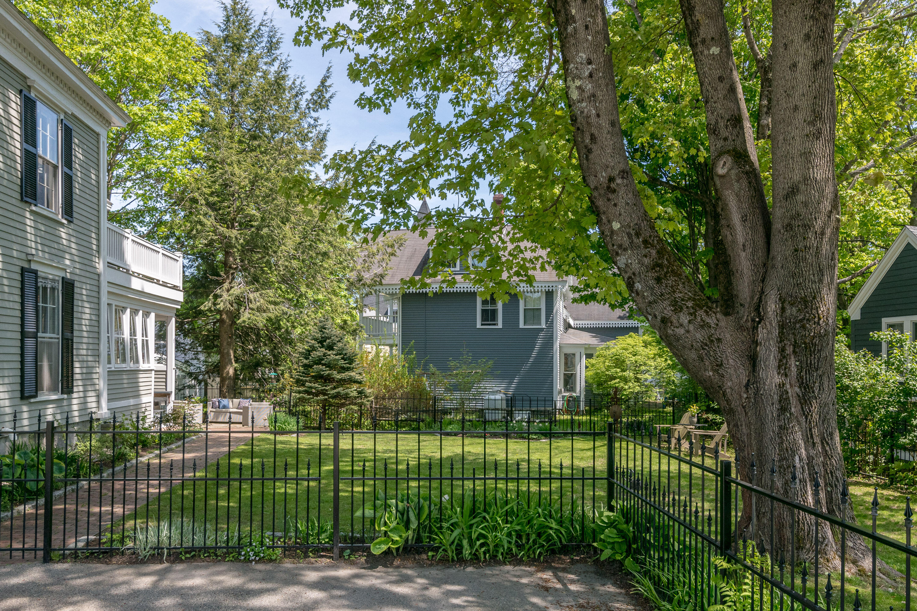 14 W Elm Street