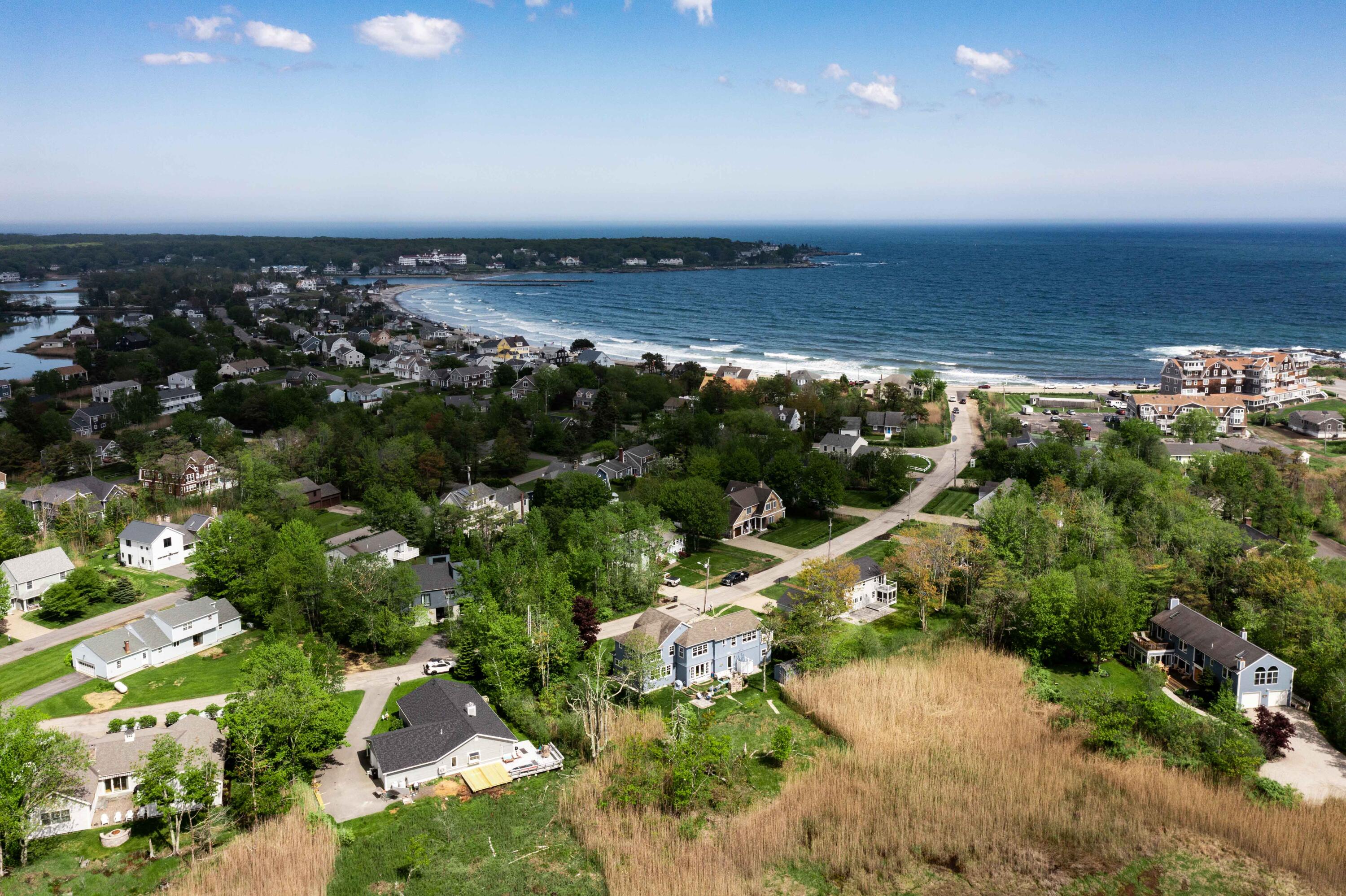 8 Peninsula Drive