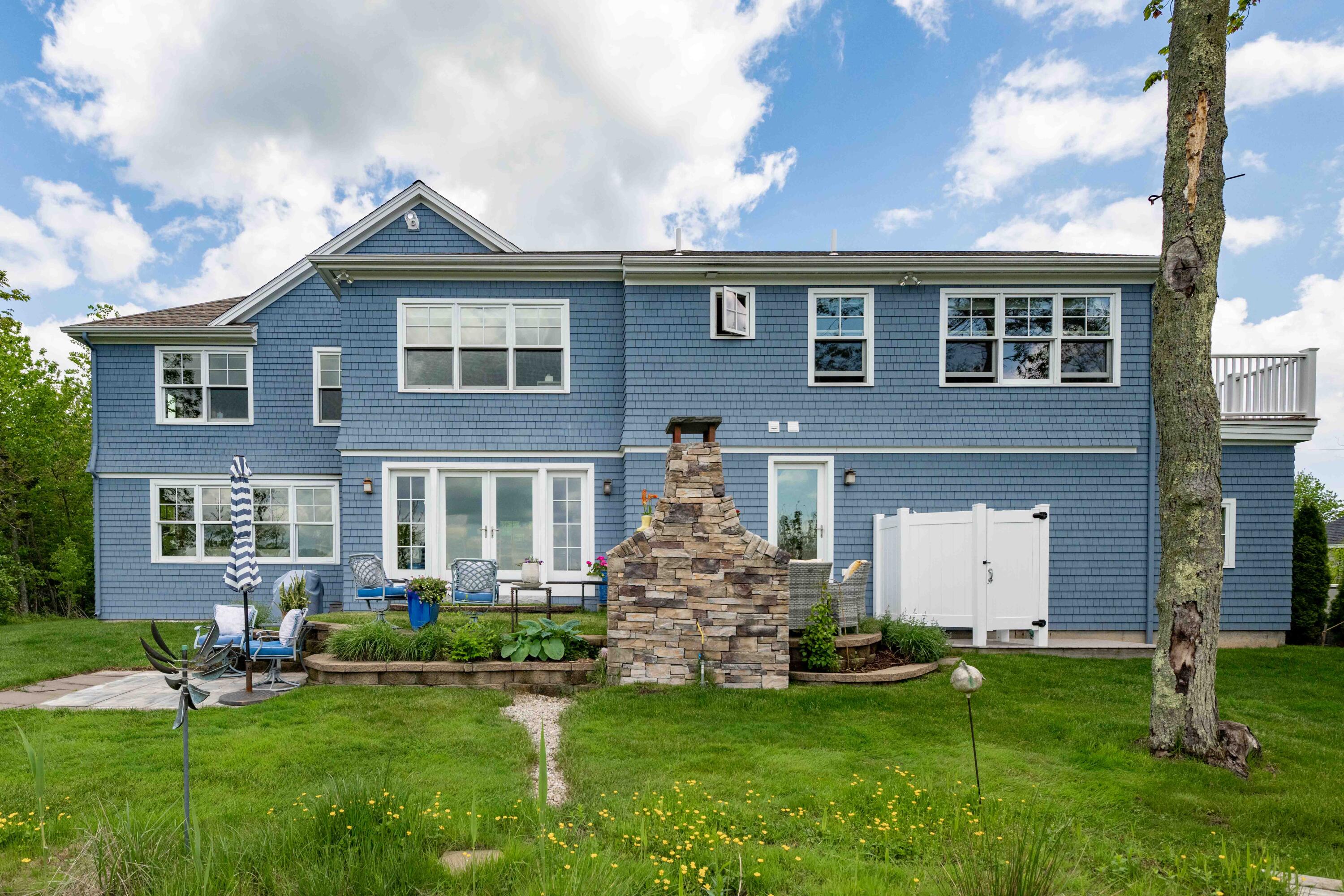 8 Peninsula Drive