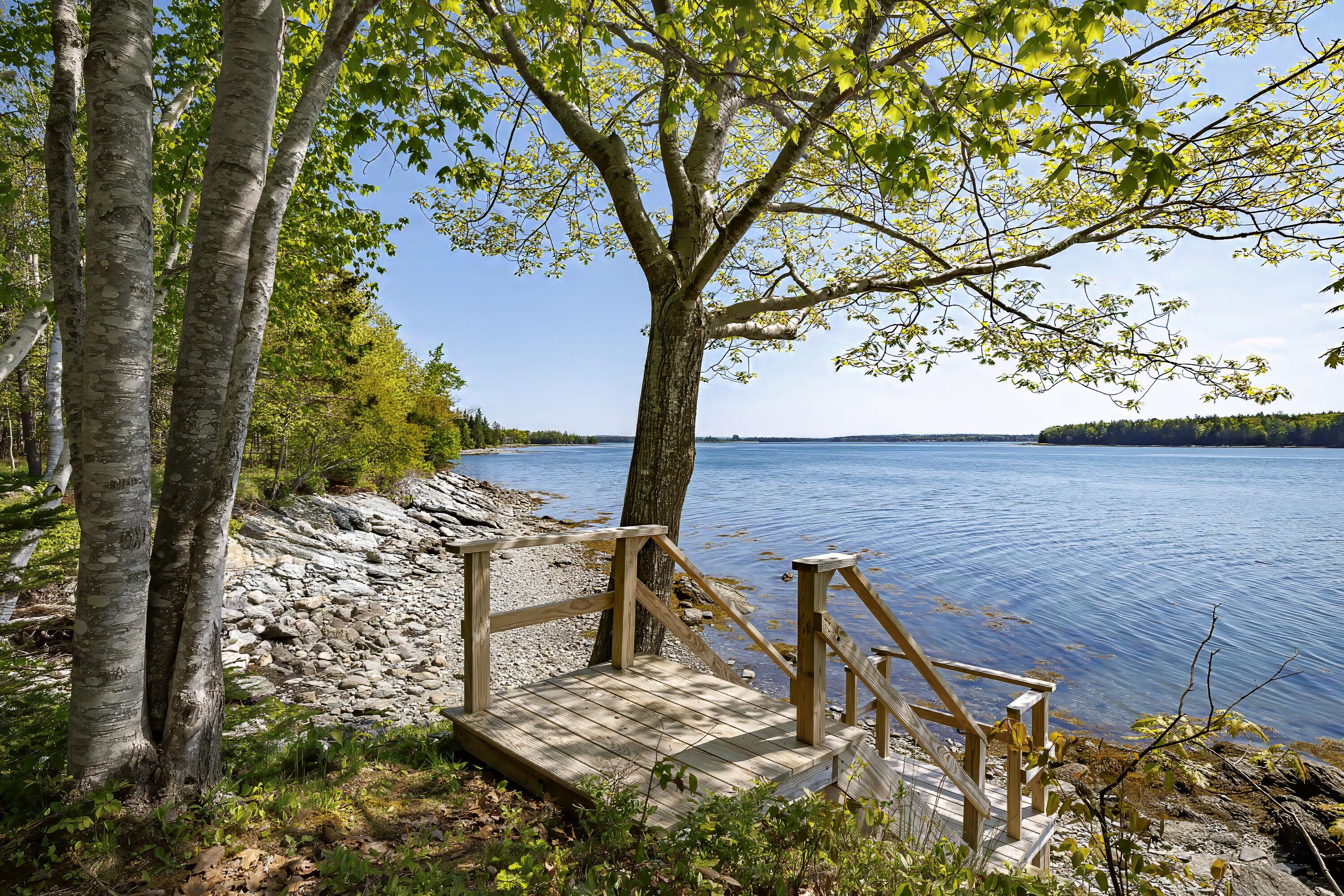 674 Oak Point Road