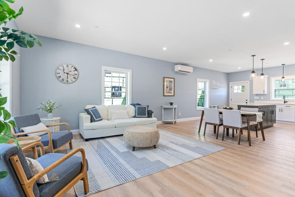 7 Parsonage Road, 10