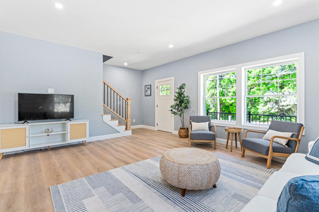 7 Parsonage Road, 10