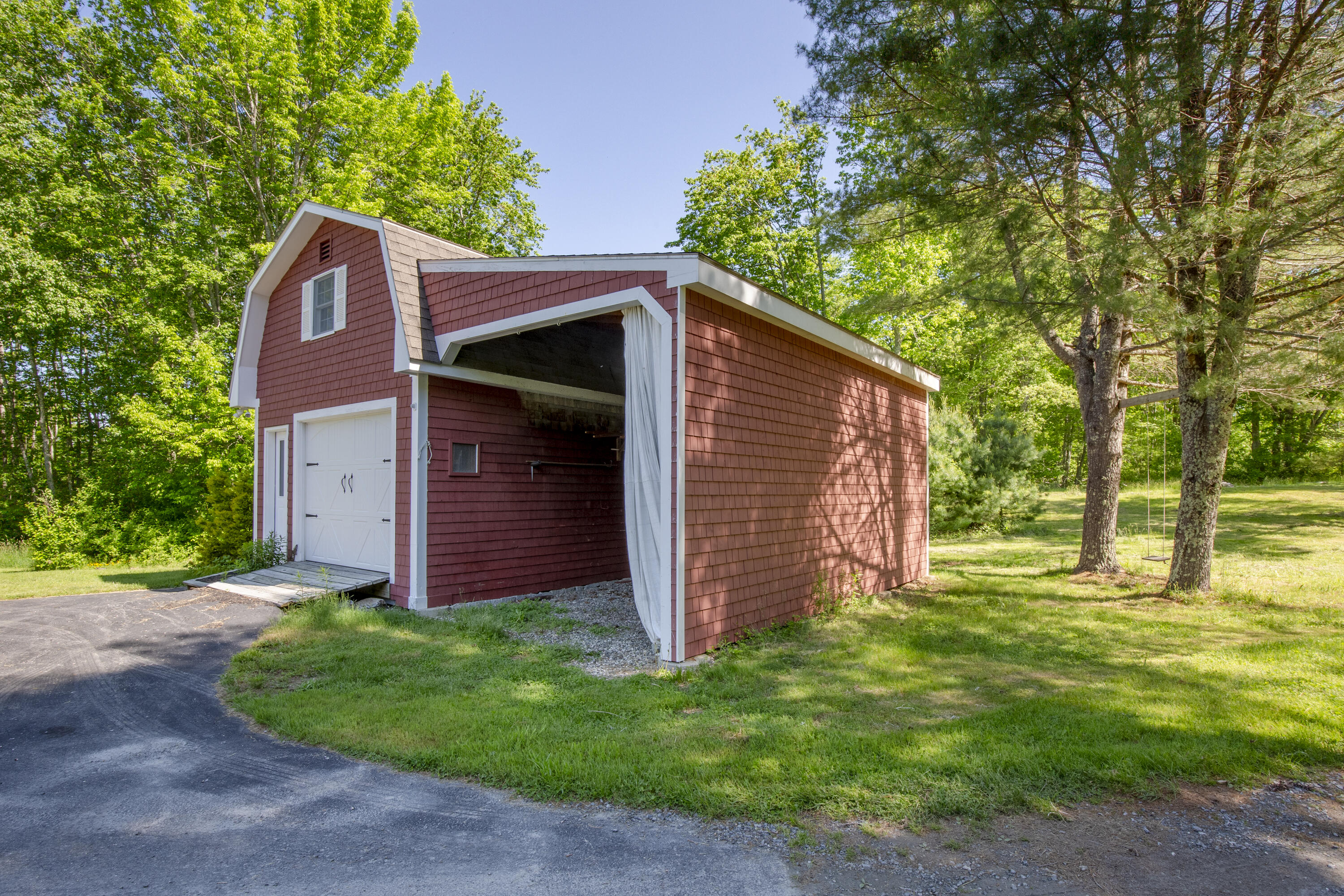 1110 Middle Road