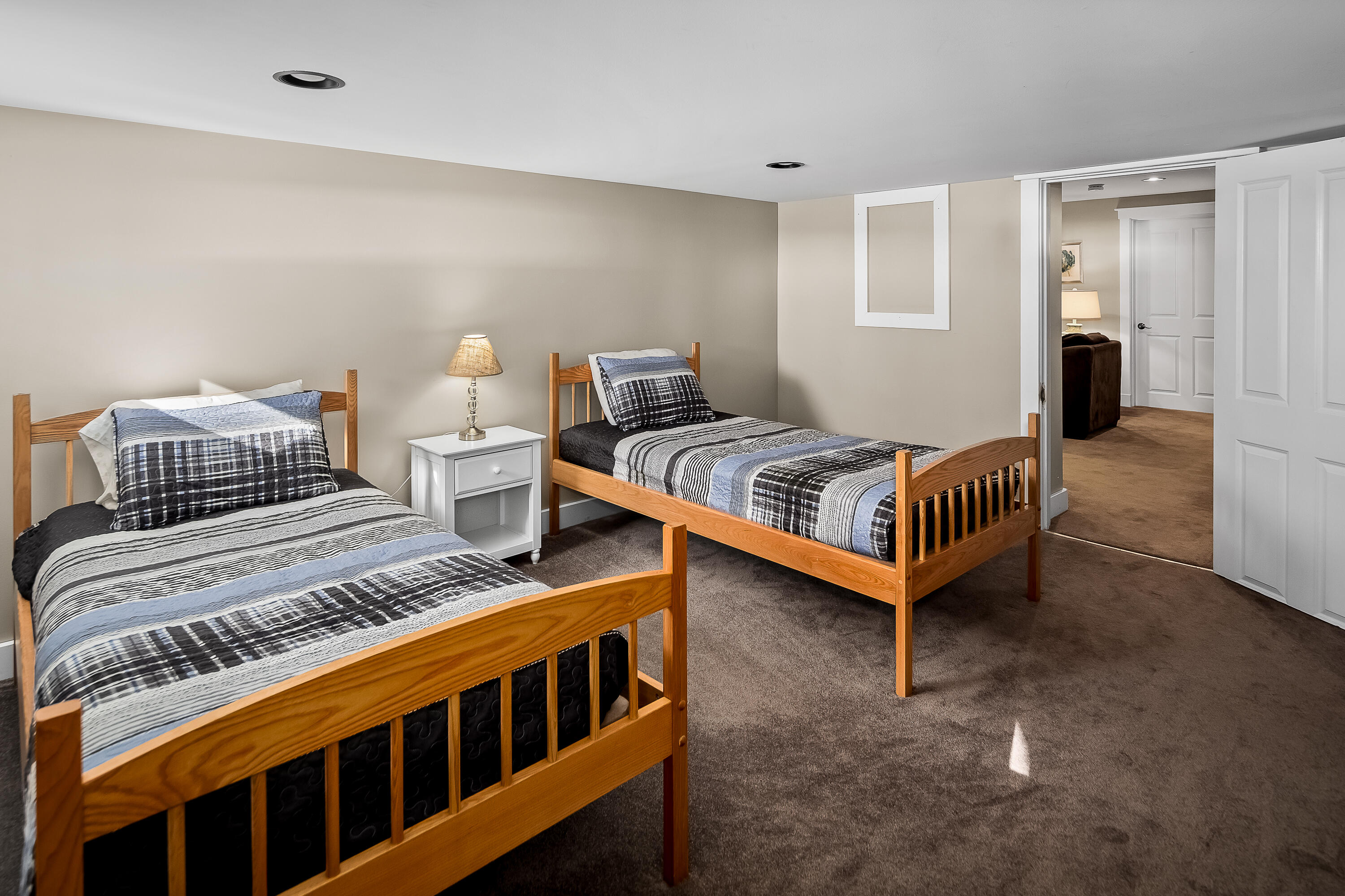 24 Soaring Eagle Point