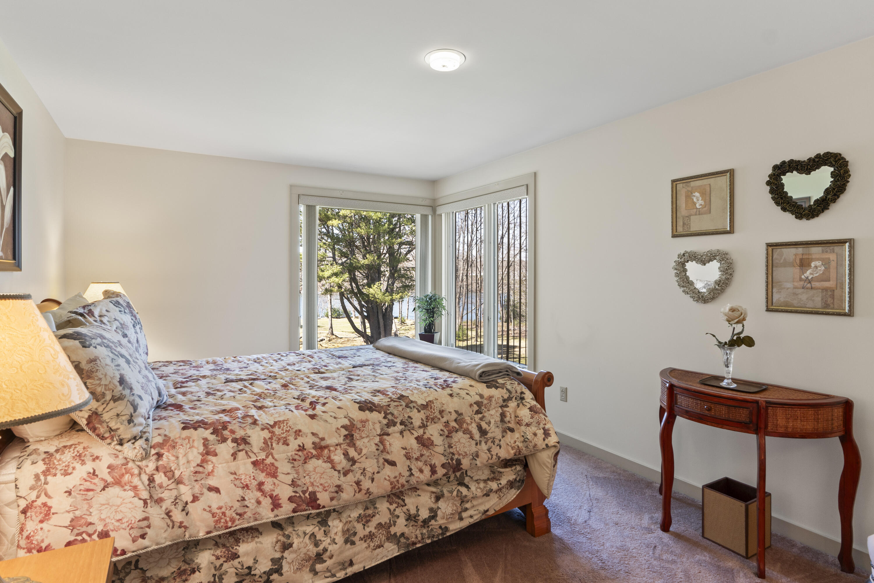 25 Doughty Point Road