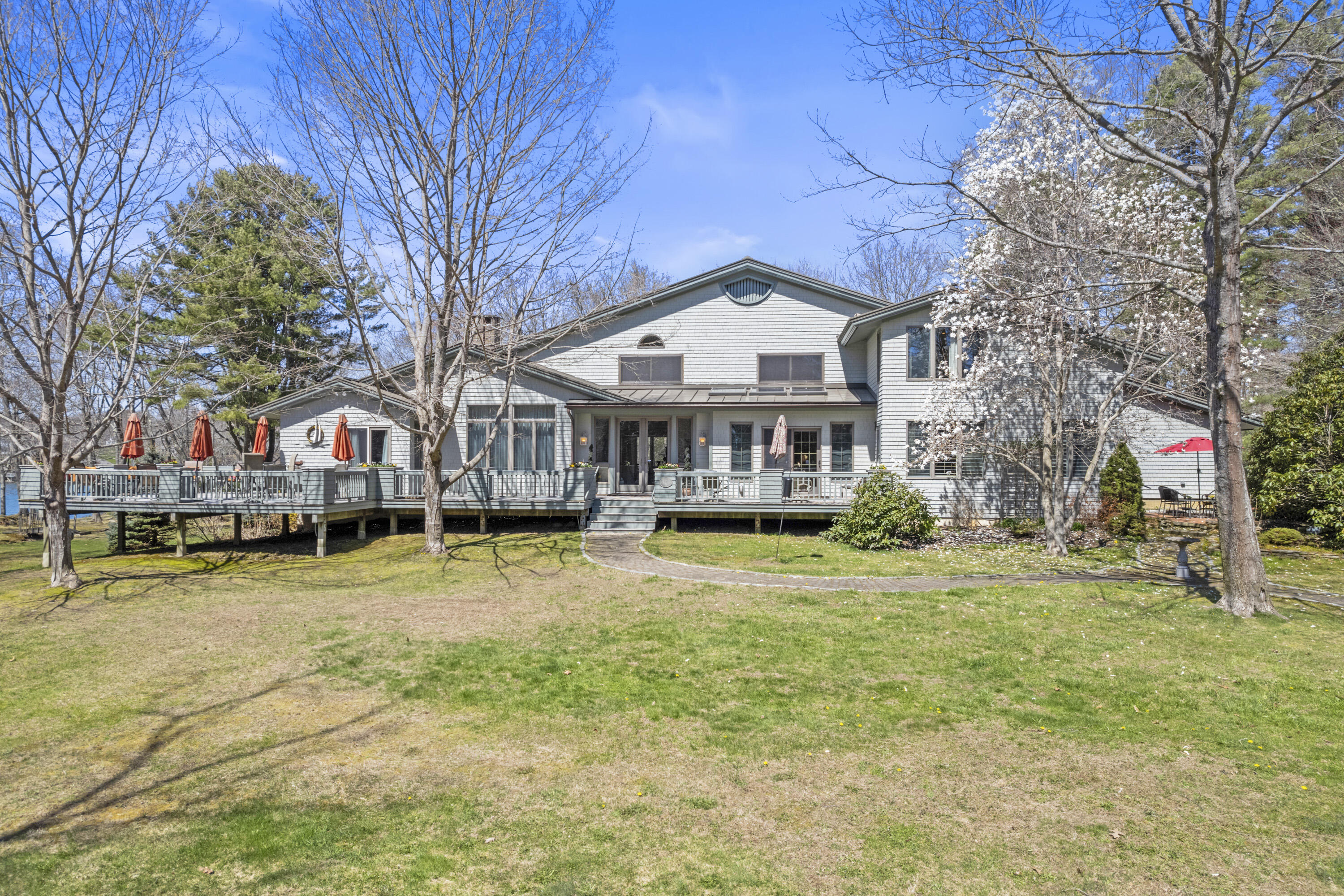 25 Doughty Point Road