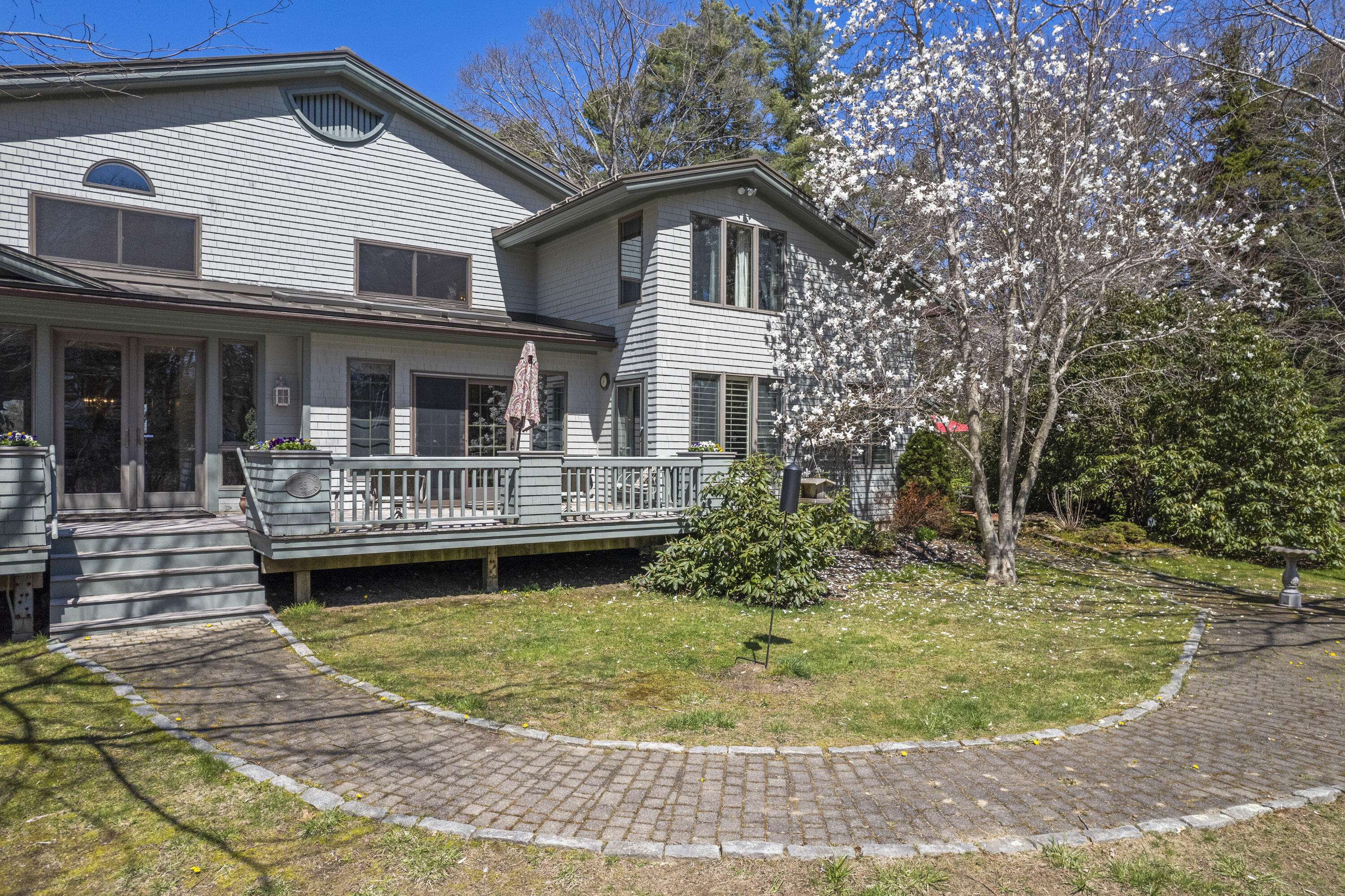 25 Doughty Point Road