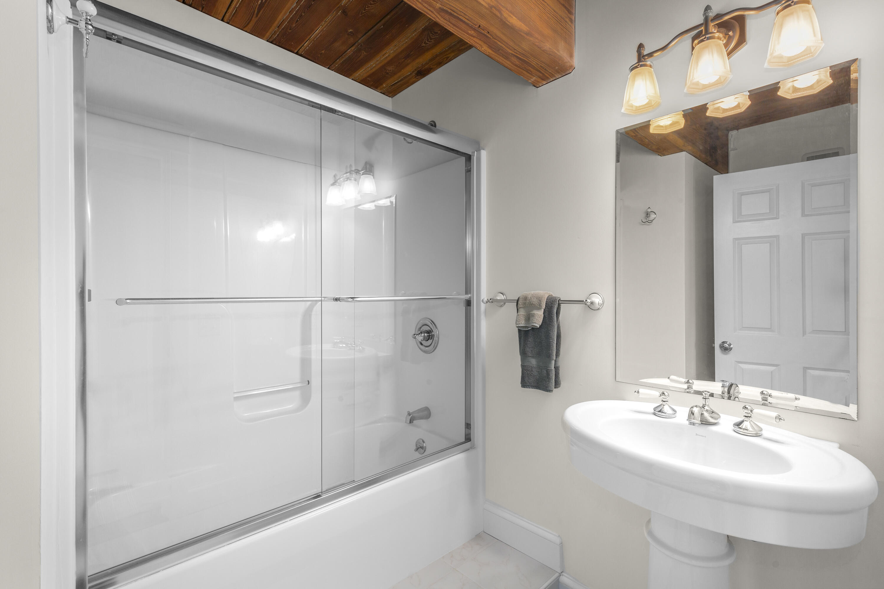 5A Granville Road, 1