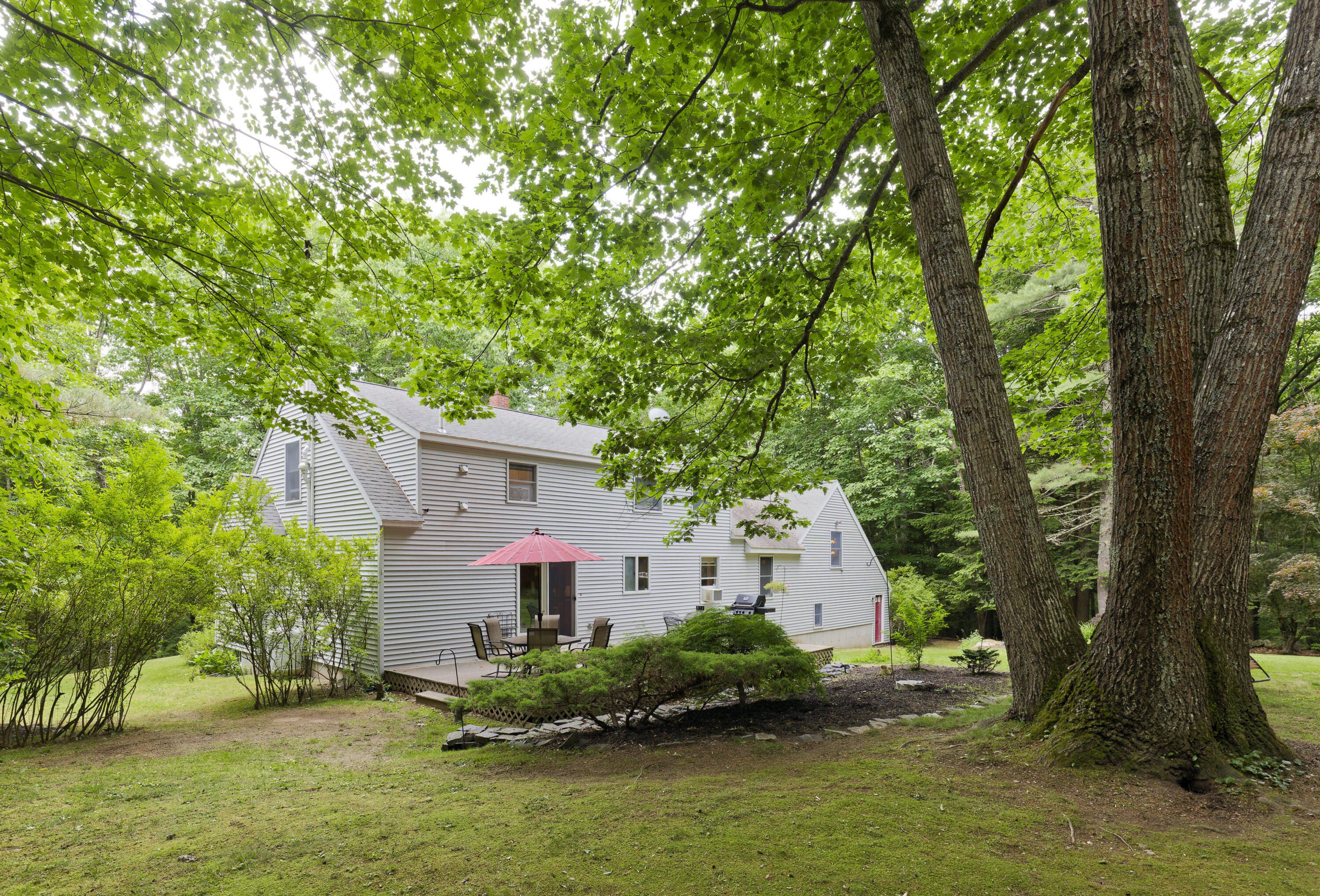 10 Blackthorne Lane