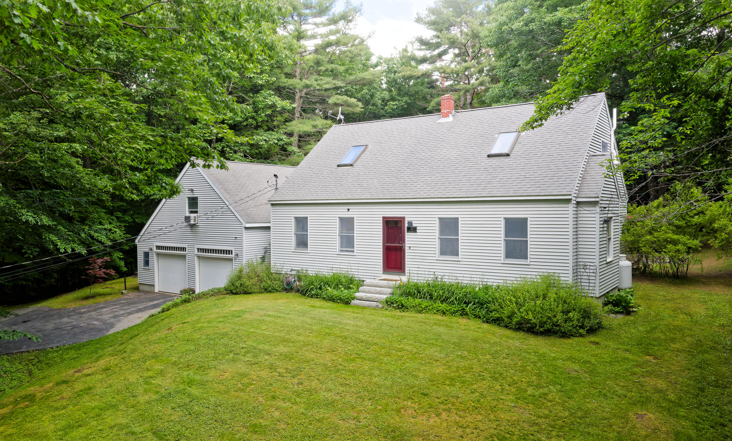 10 Blackthorne Lane