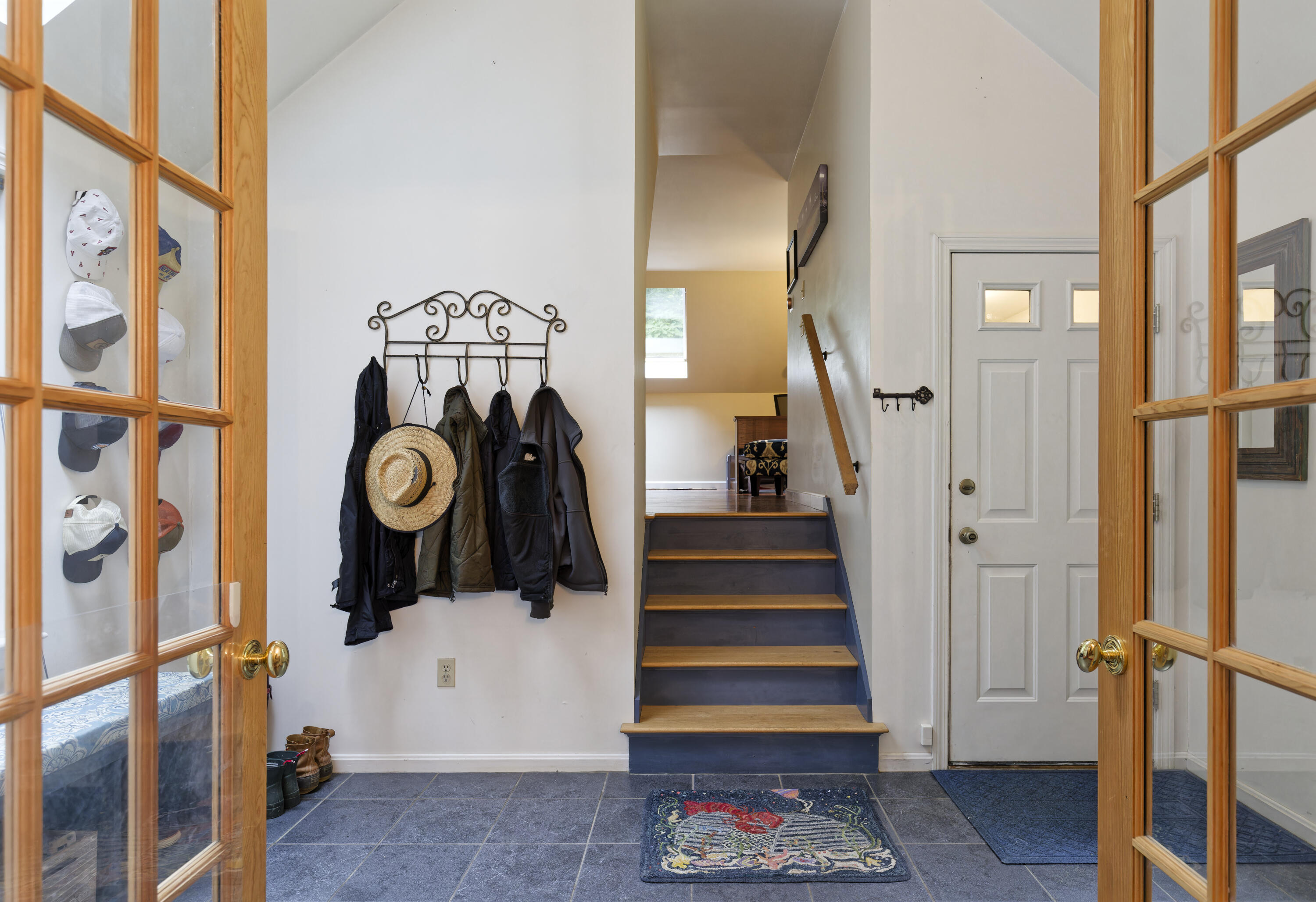10 Blackthorne Lane