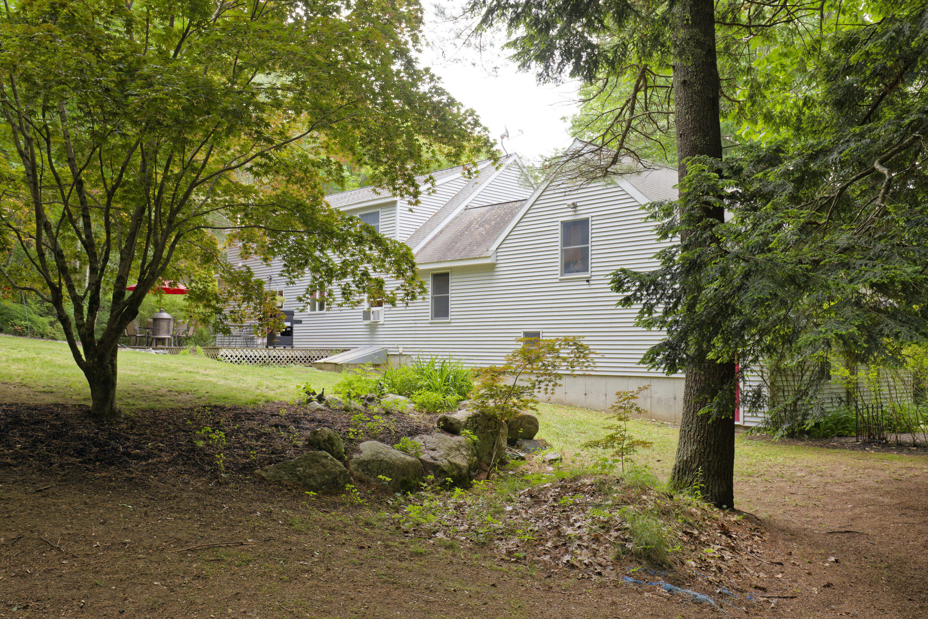 10 Blackthorne Lane