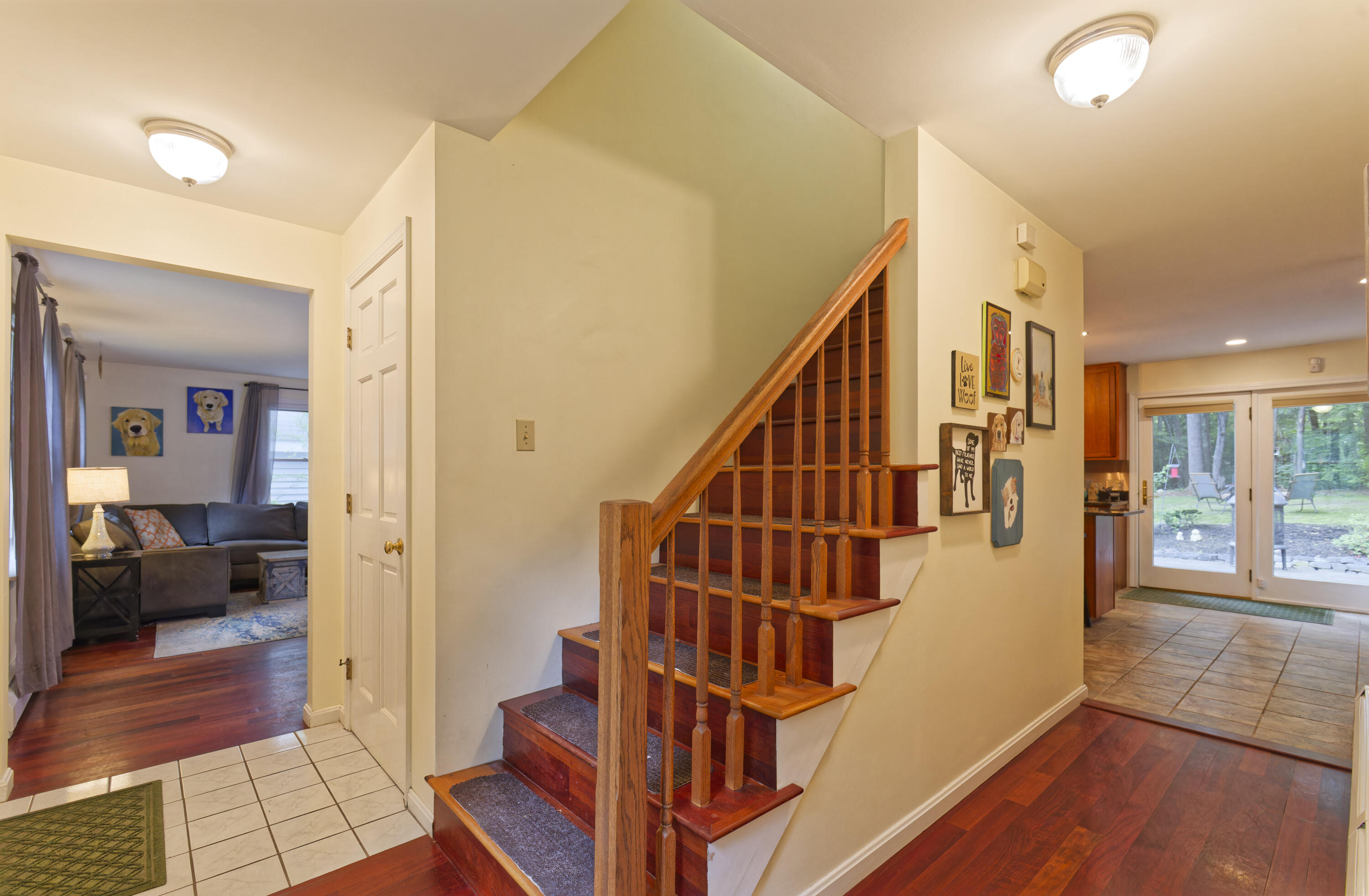 10 Blackthorne Lane