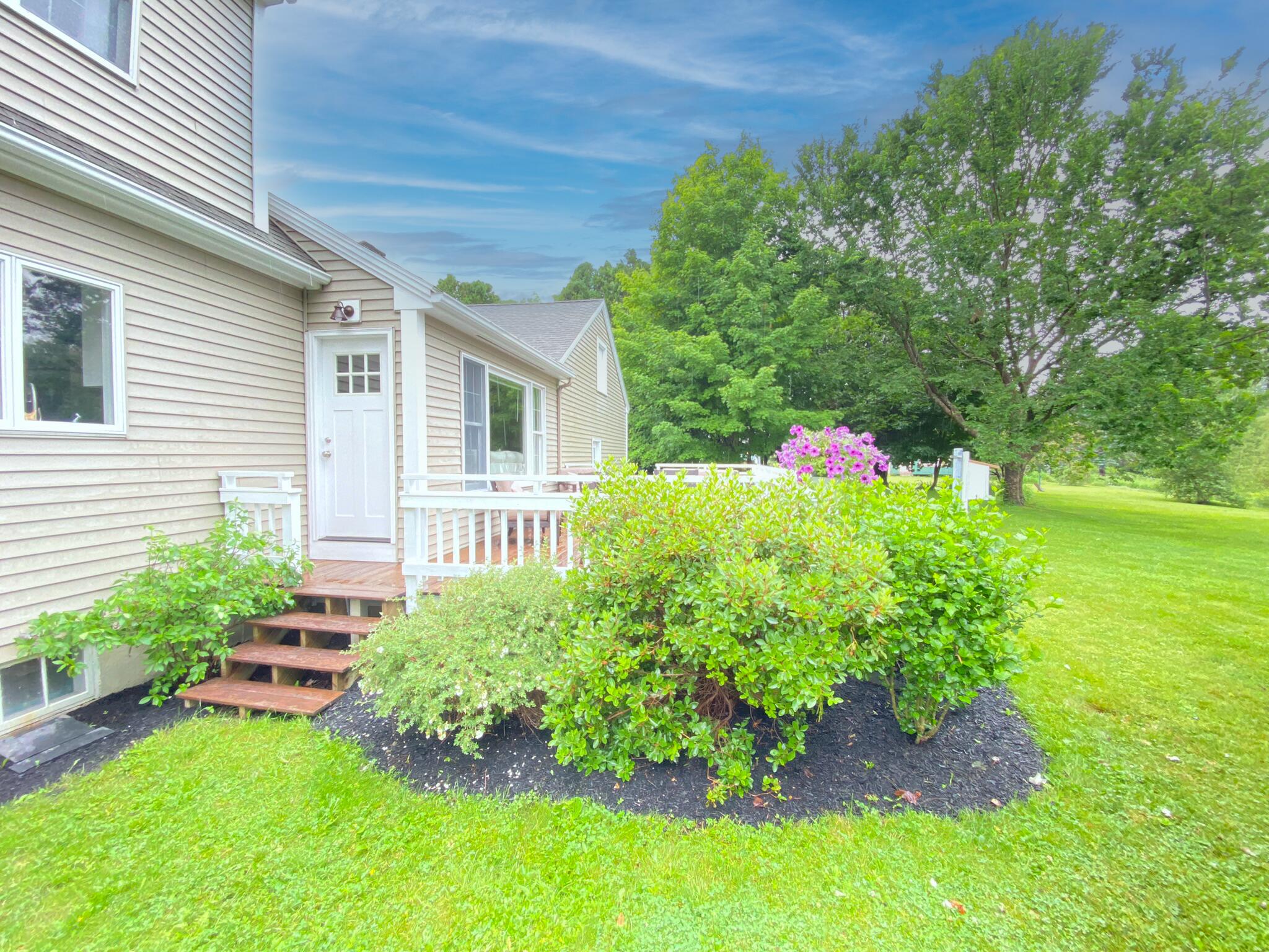 22 Old County Road