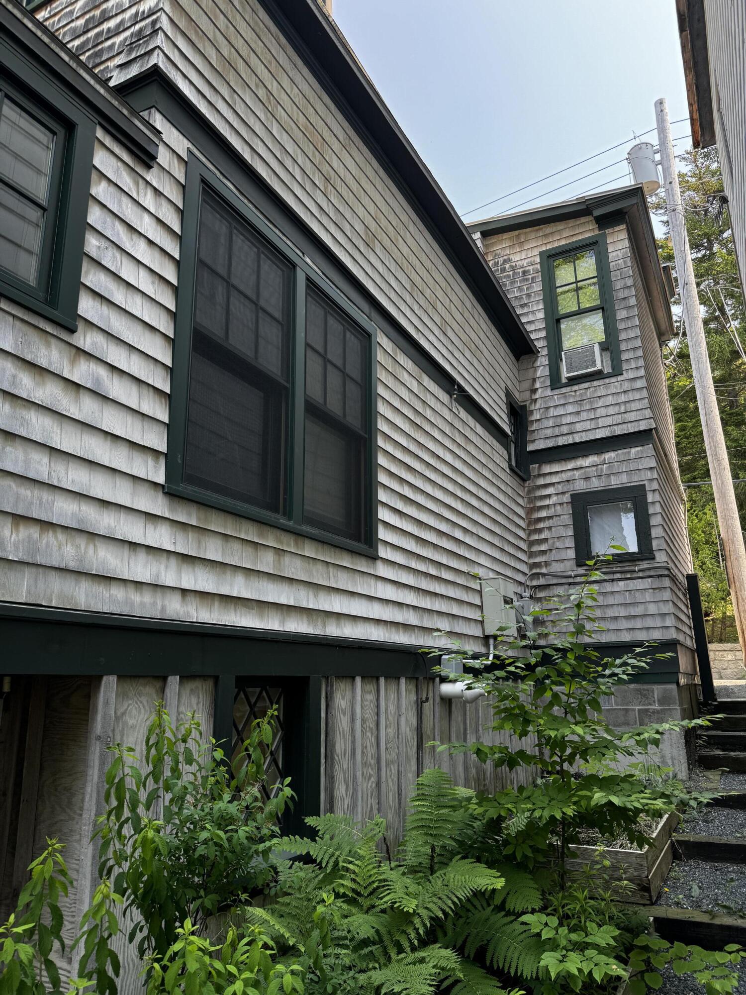 16 Main Street