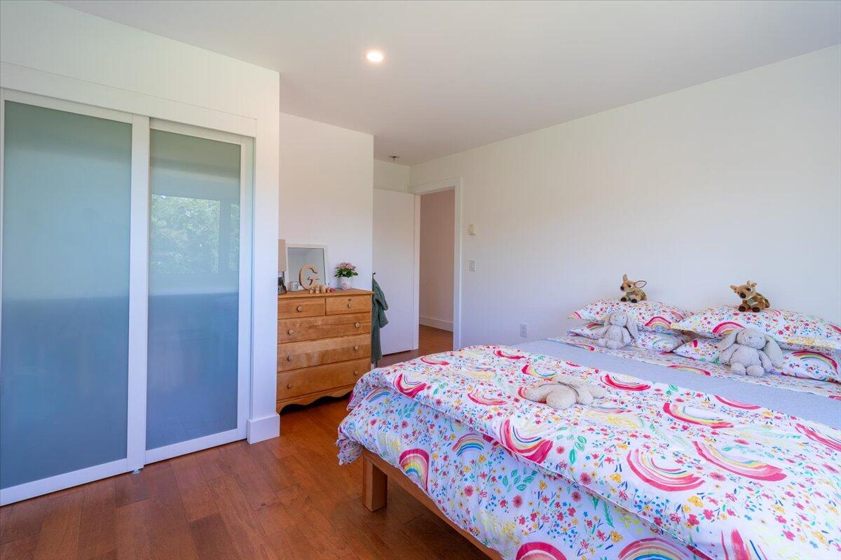 54 S Ridge Drive