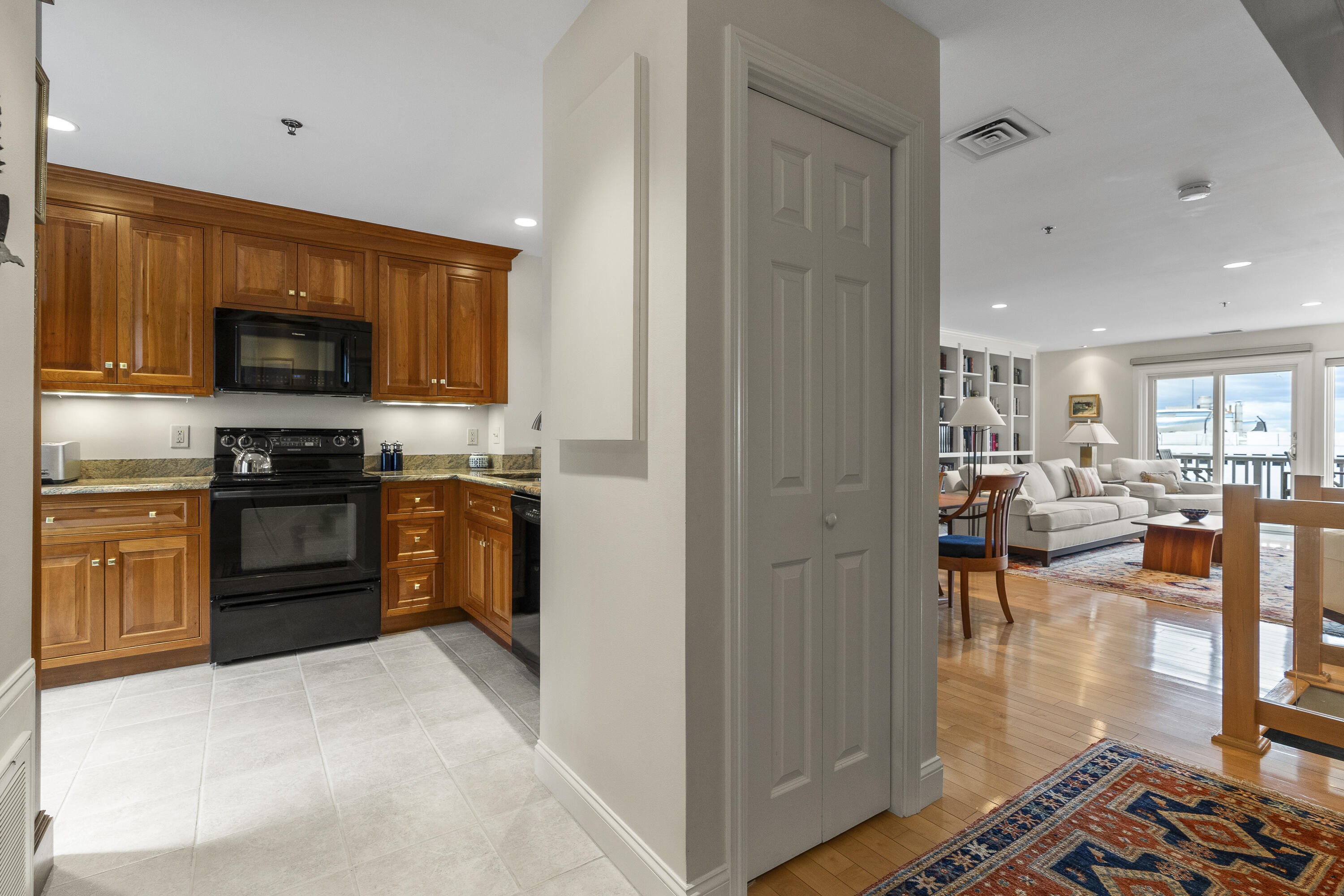 306 Chandlers Wharf, 306