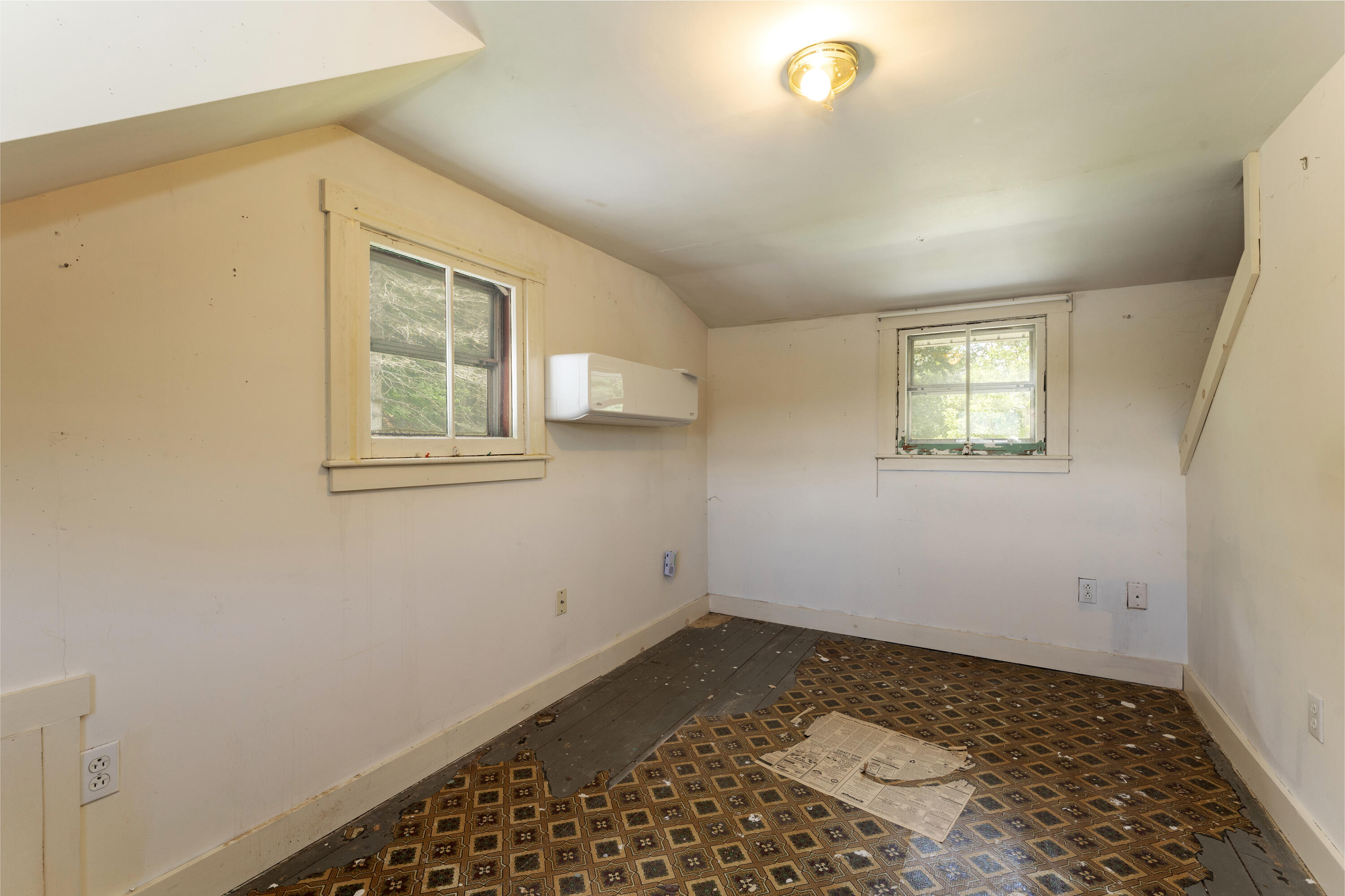 34 Elm Street E
