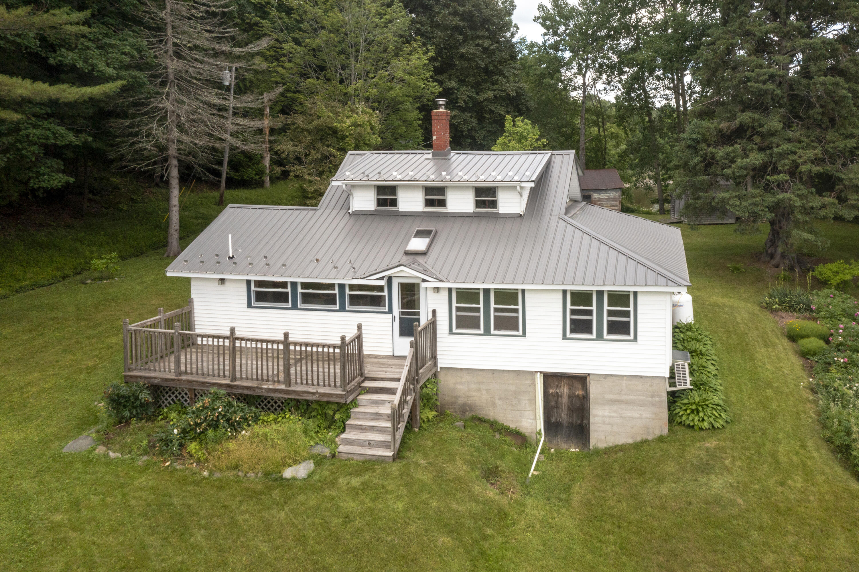 34 Elm Street E