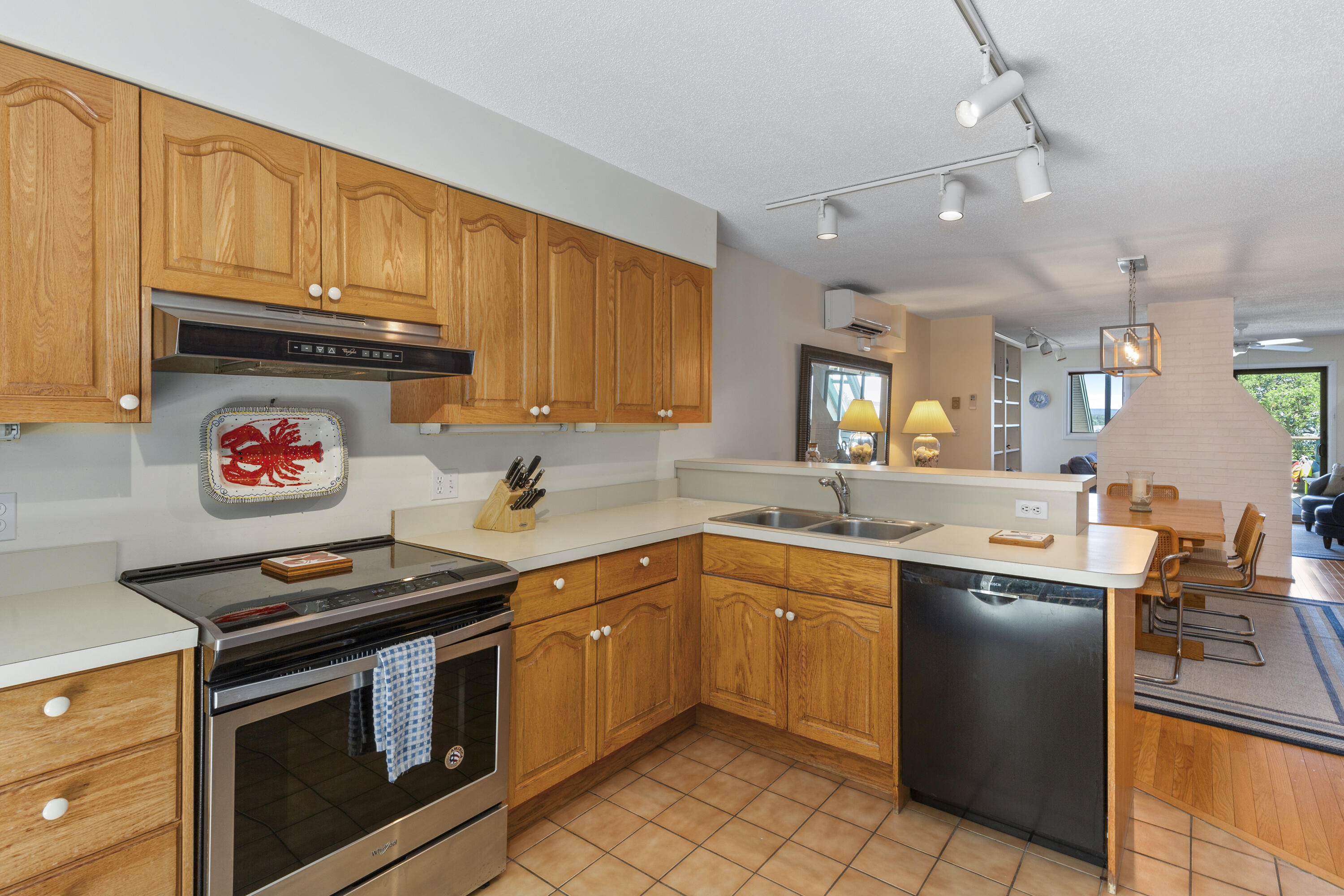 10 Robinson Lane, 11