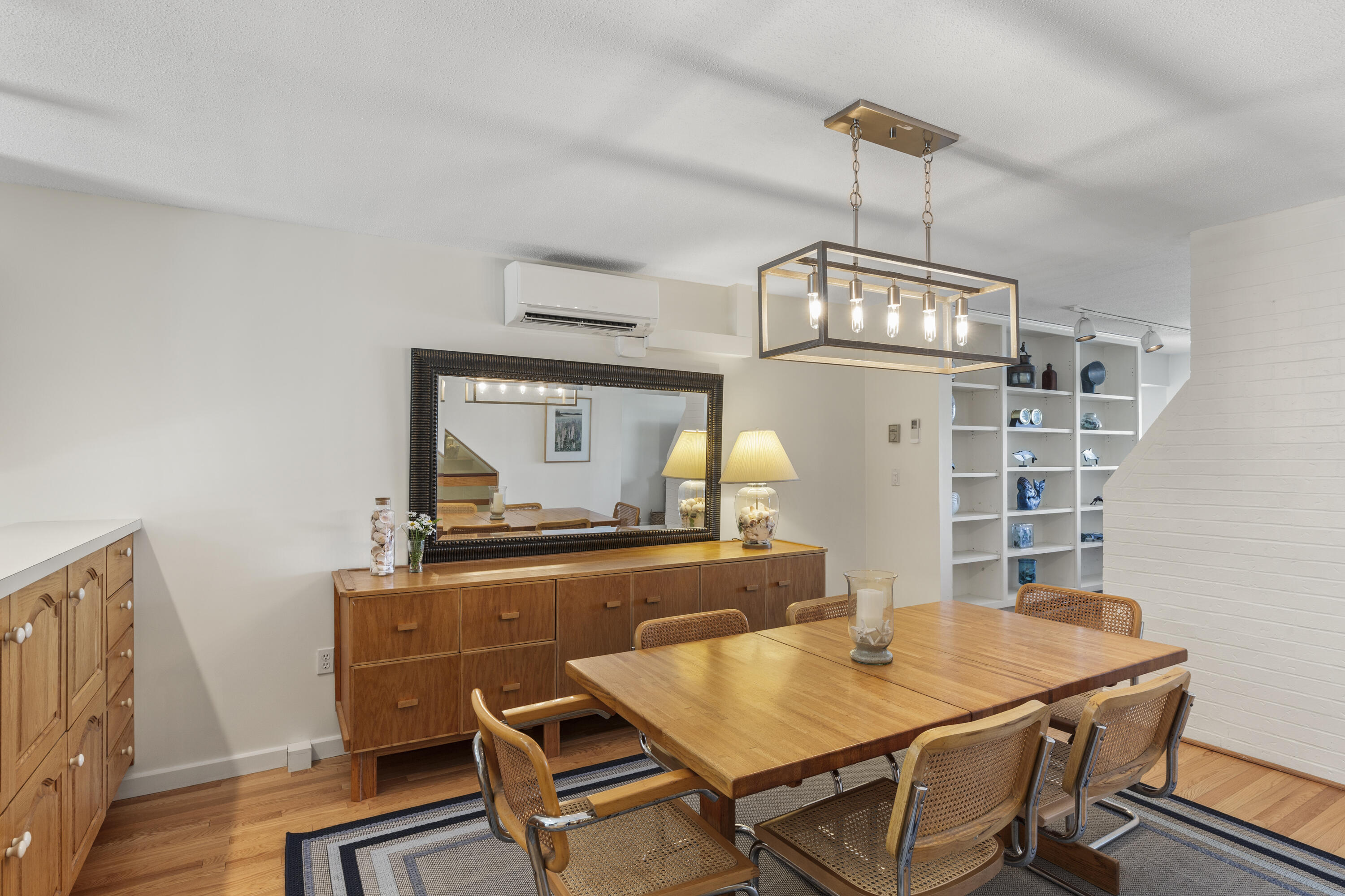 10 Robinson Lane, 11
