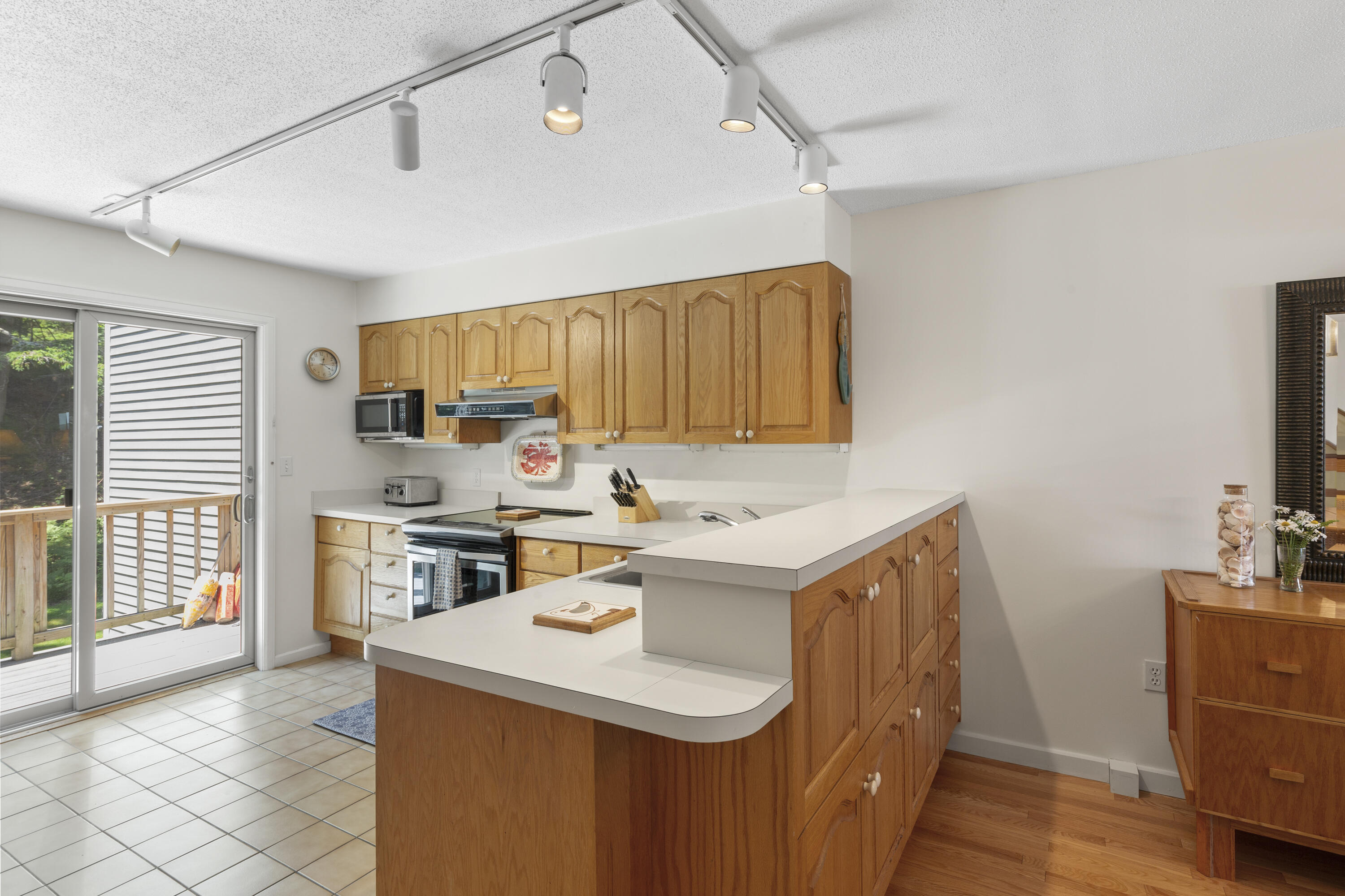 10 Robinson Lane, 11